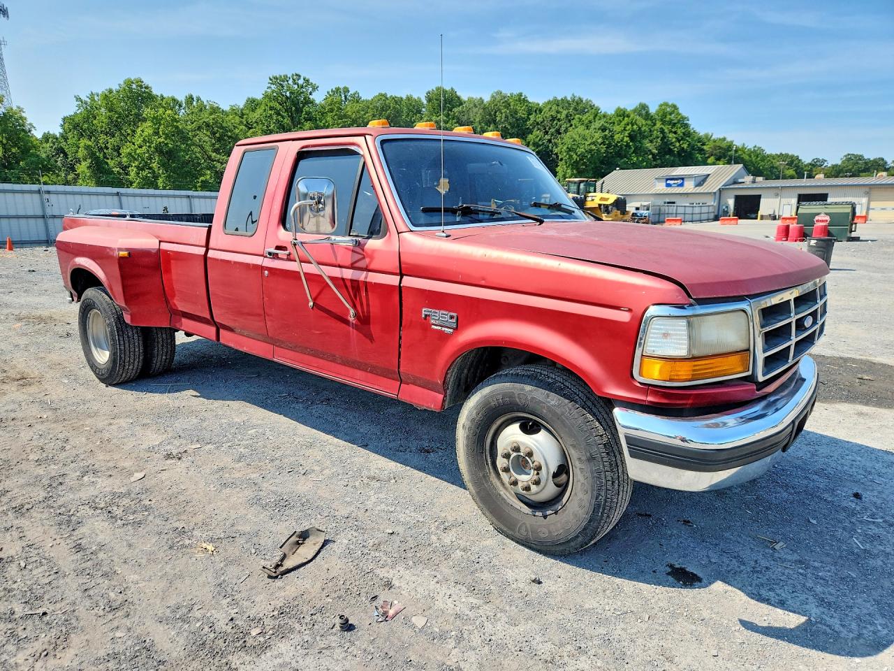 1996 Ford F350 Red vin: 1FTJX35F1TEA59838