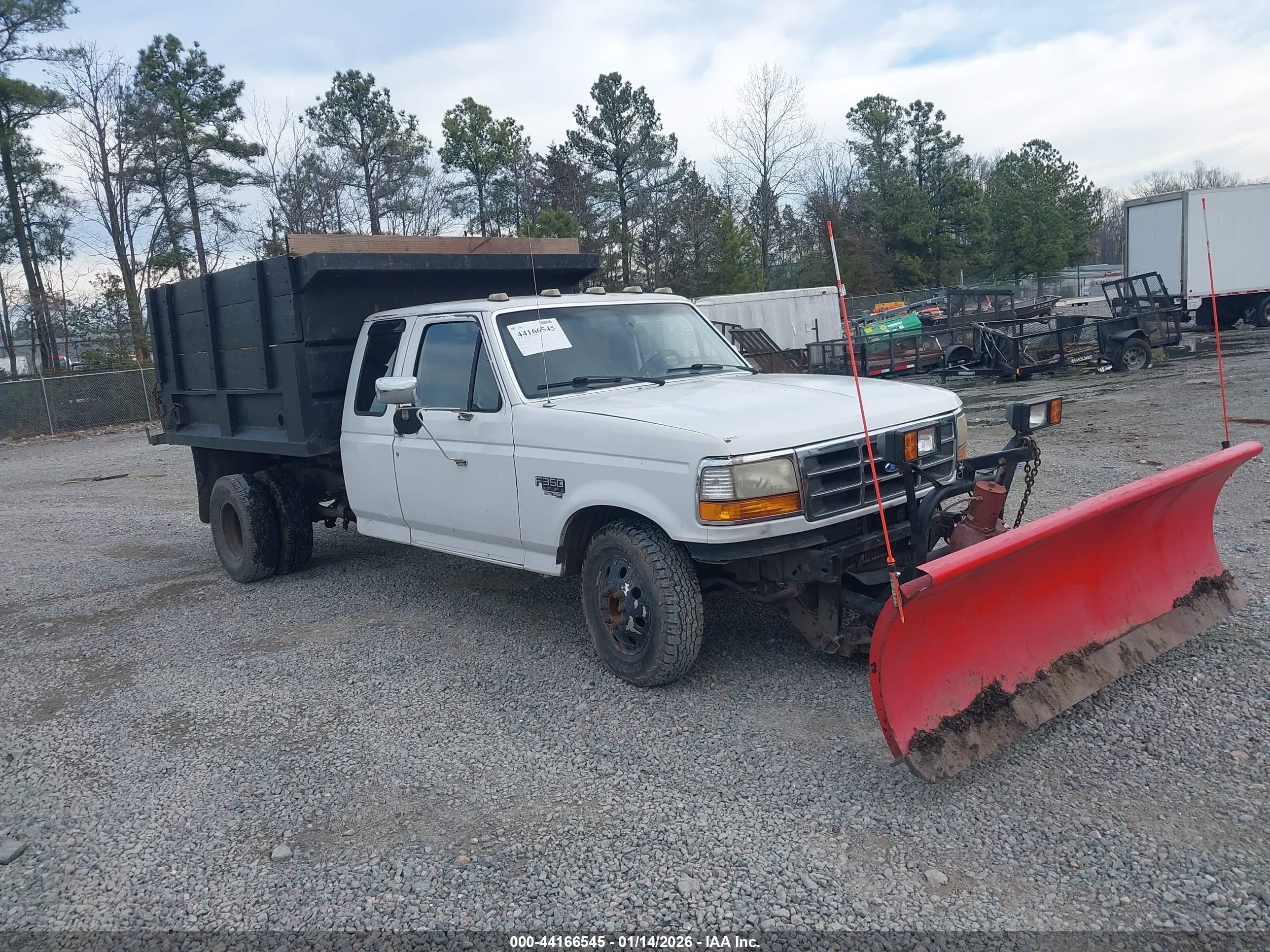 1995 Ford F350   White vin: 1FTJX35F2SKC06412