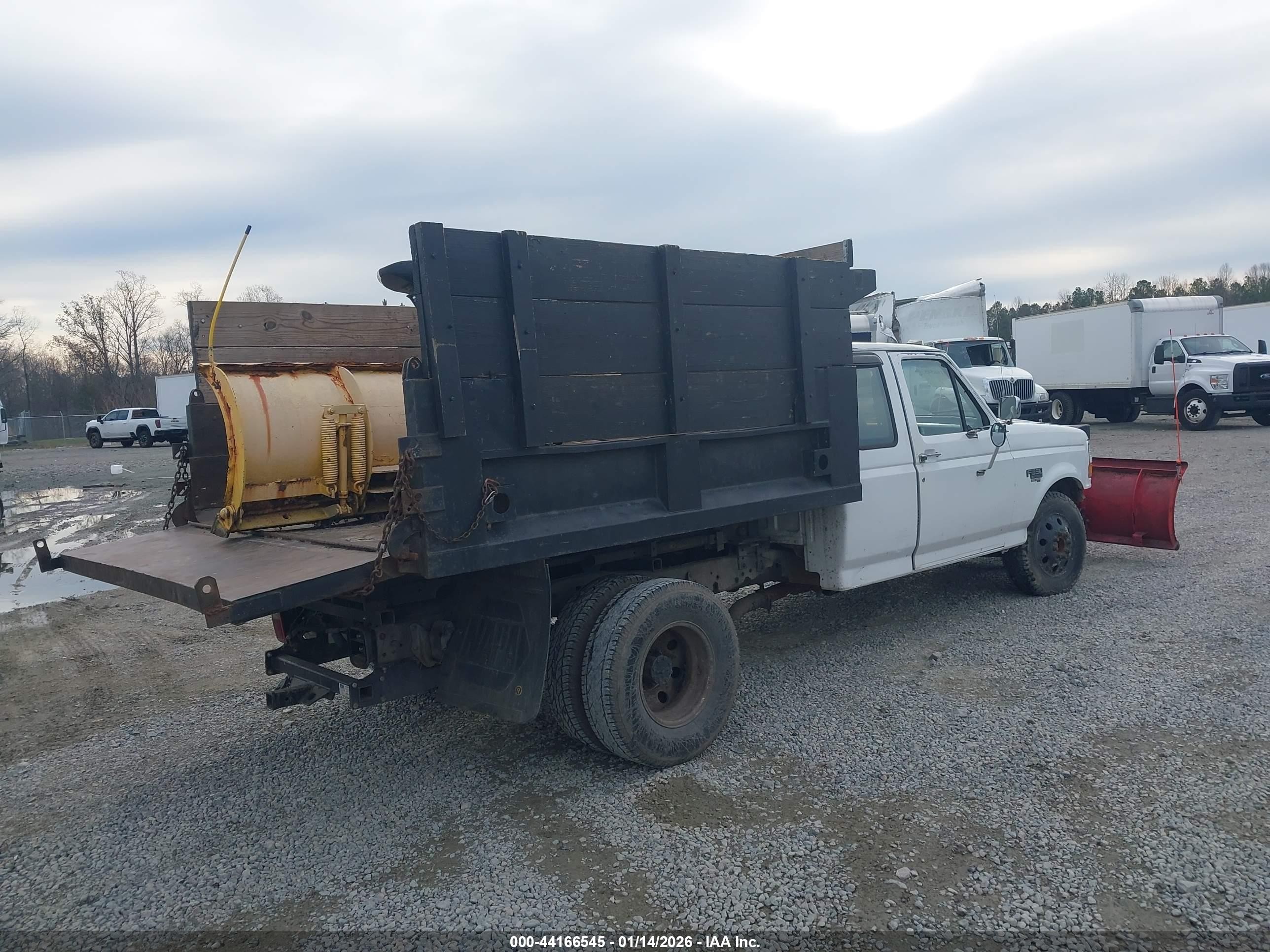 1995 Ford F350   White vin: 1FTJX35F2SKC06412
