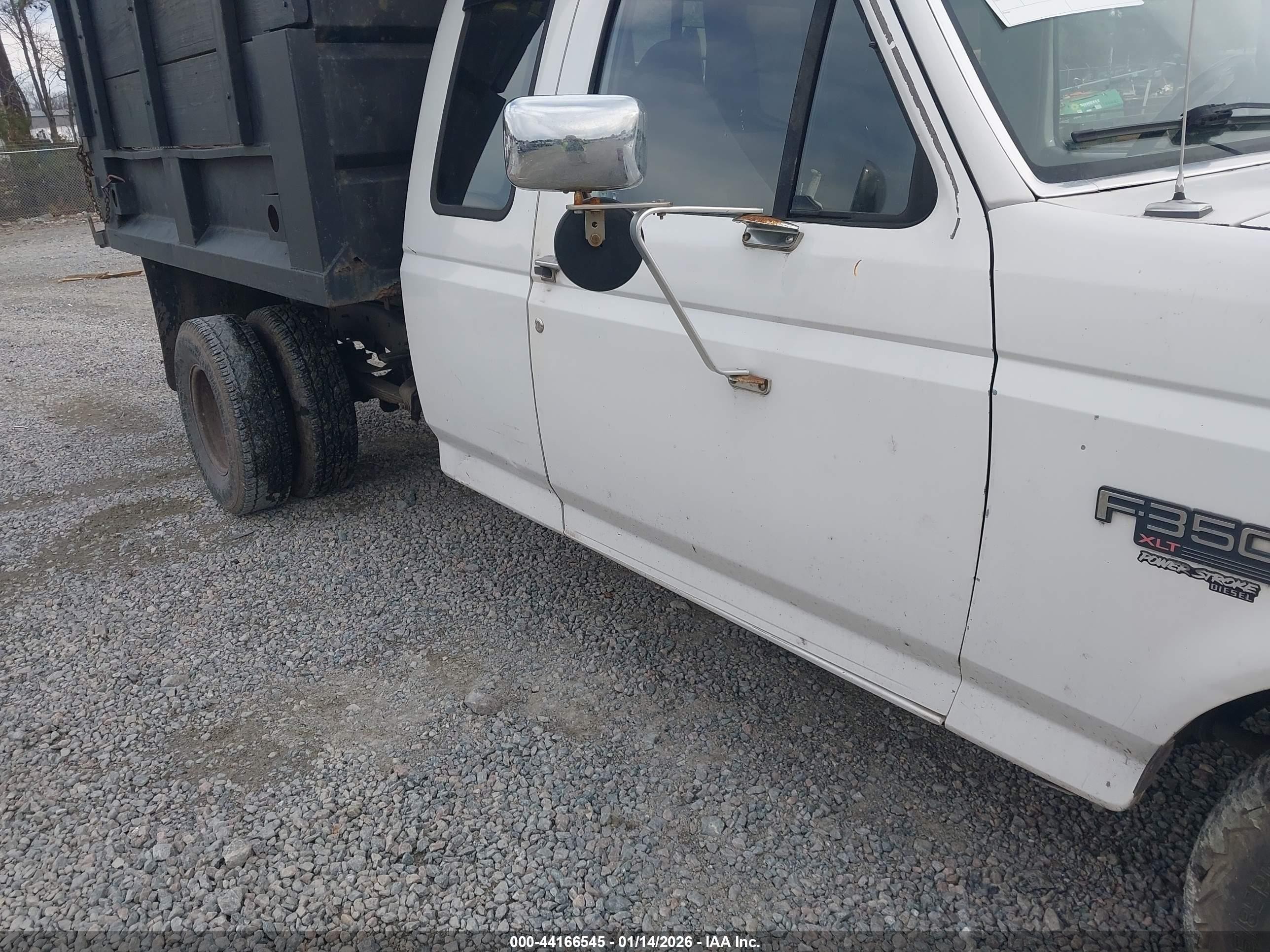 1995 Ford F350   White vin: 1FTJX35F2SKC06412