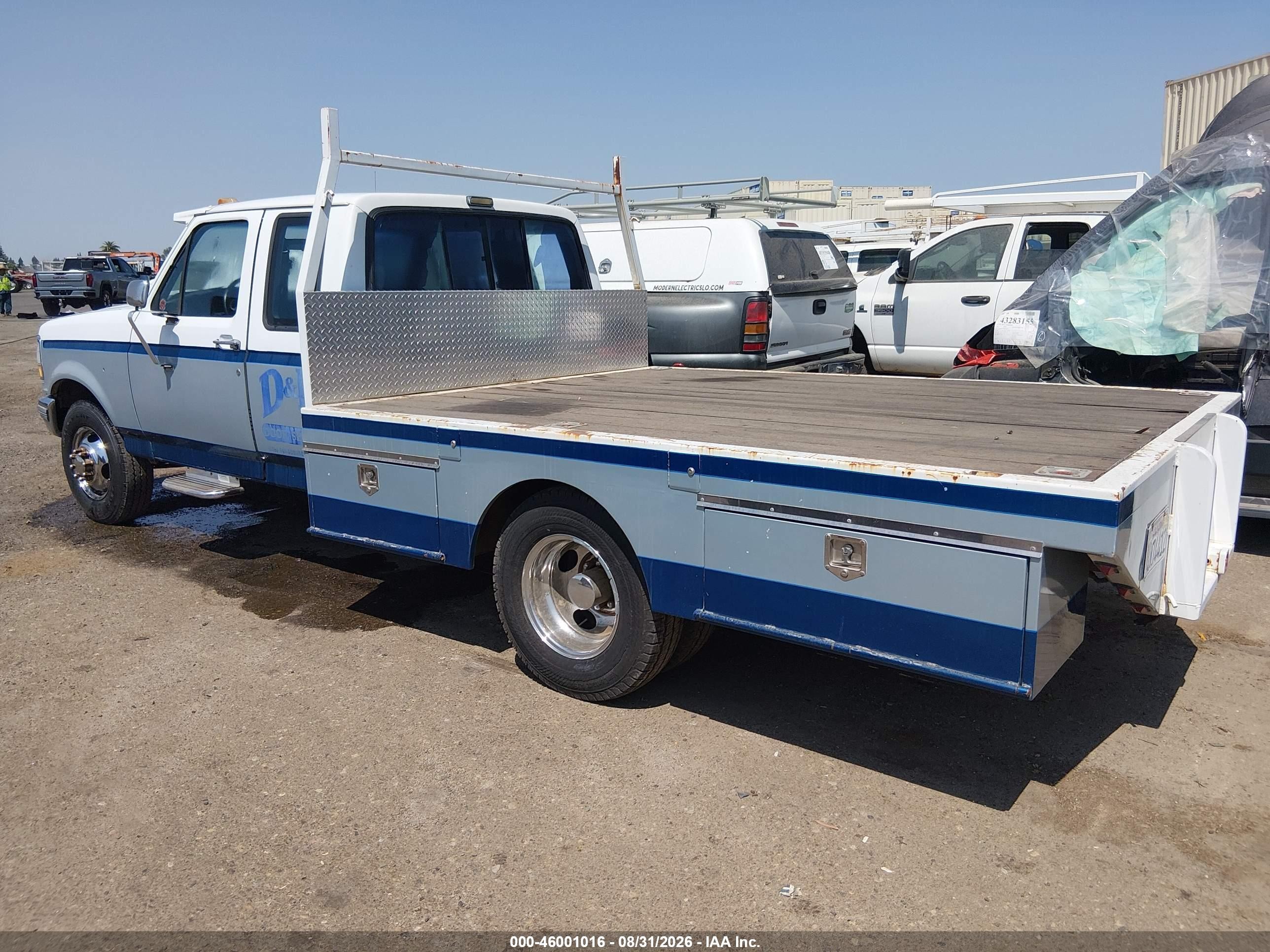 1992 Ford F350   Белый vin: 1FTJX35G2NKA83756