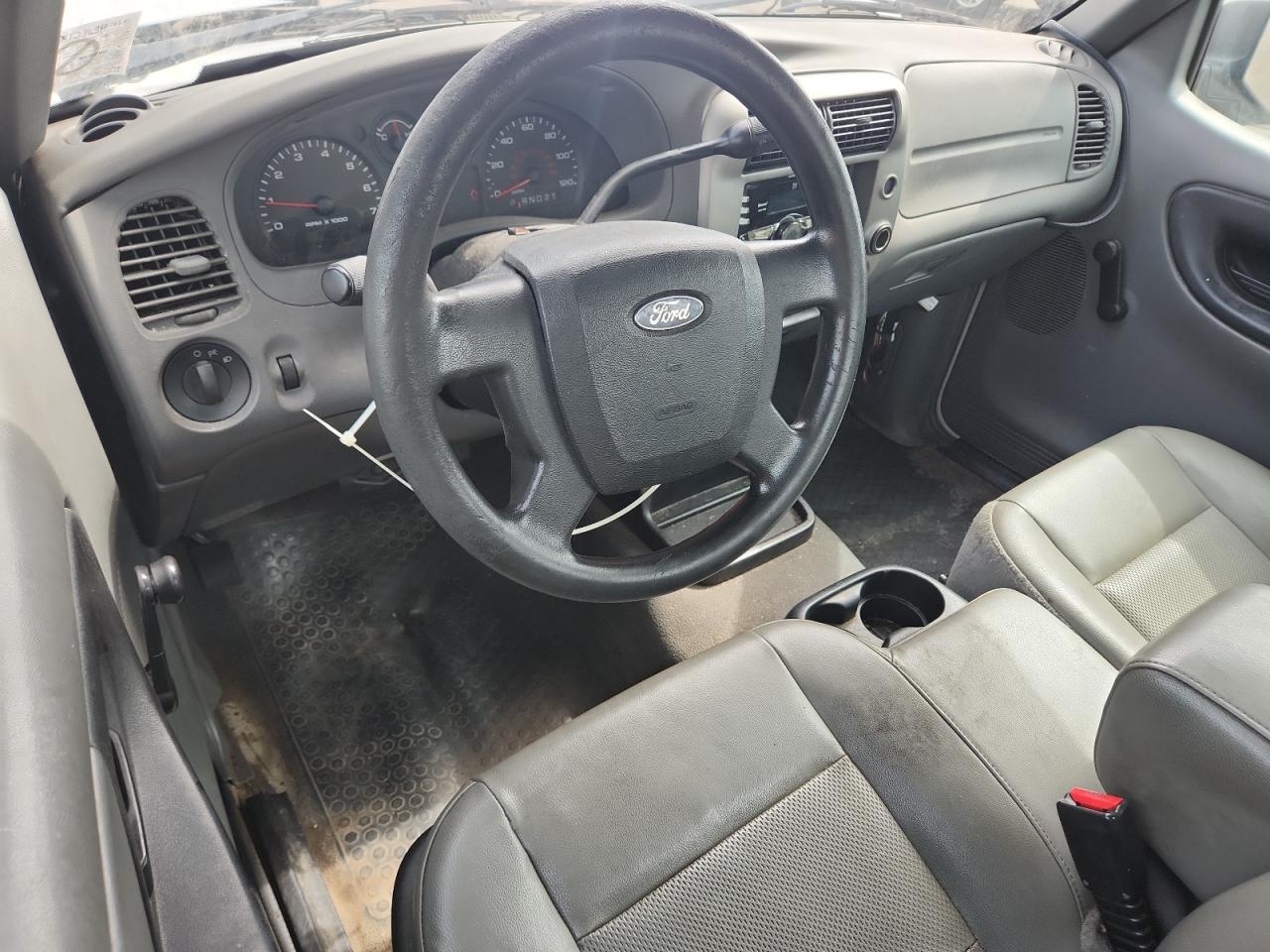 2011 Ford Ranger White vin: 1FTKR1AD0BPB02611 Damage: Radio, Aftermarket, Acceptable