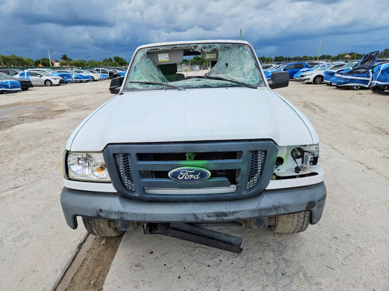 2010 Ford Ranger Белый vin: 1FTKR1AD2APA22287