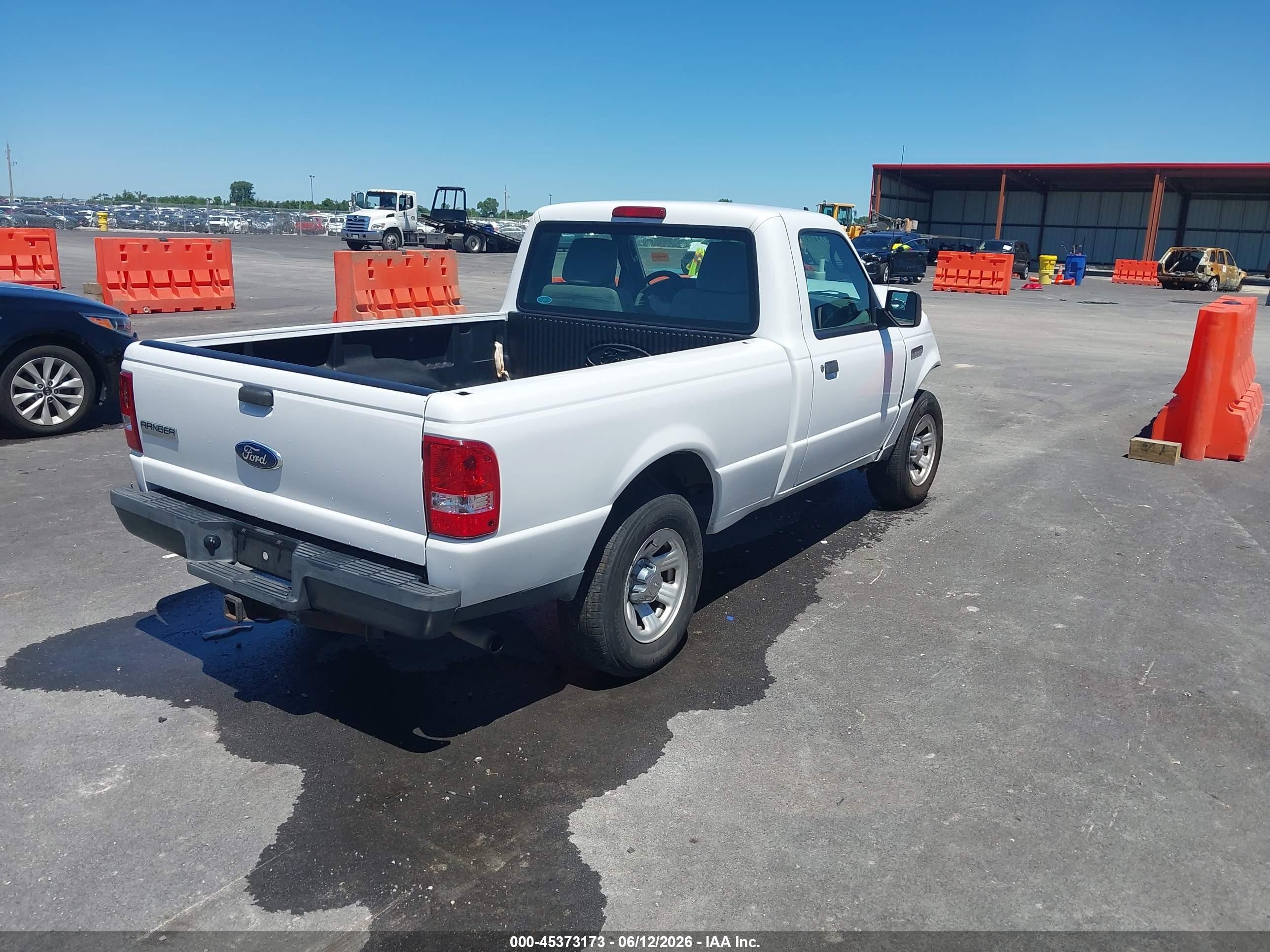 2011 Ford Ranger Xl White vin: 1FTKR1AD2BPA69899