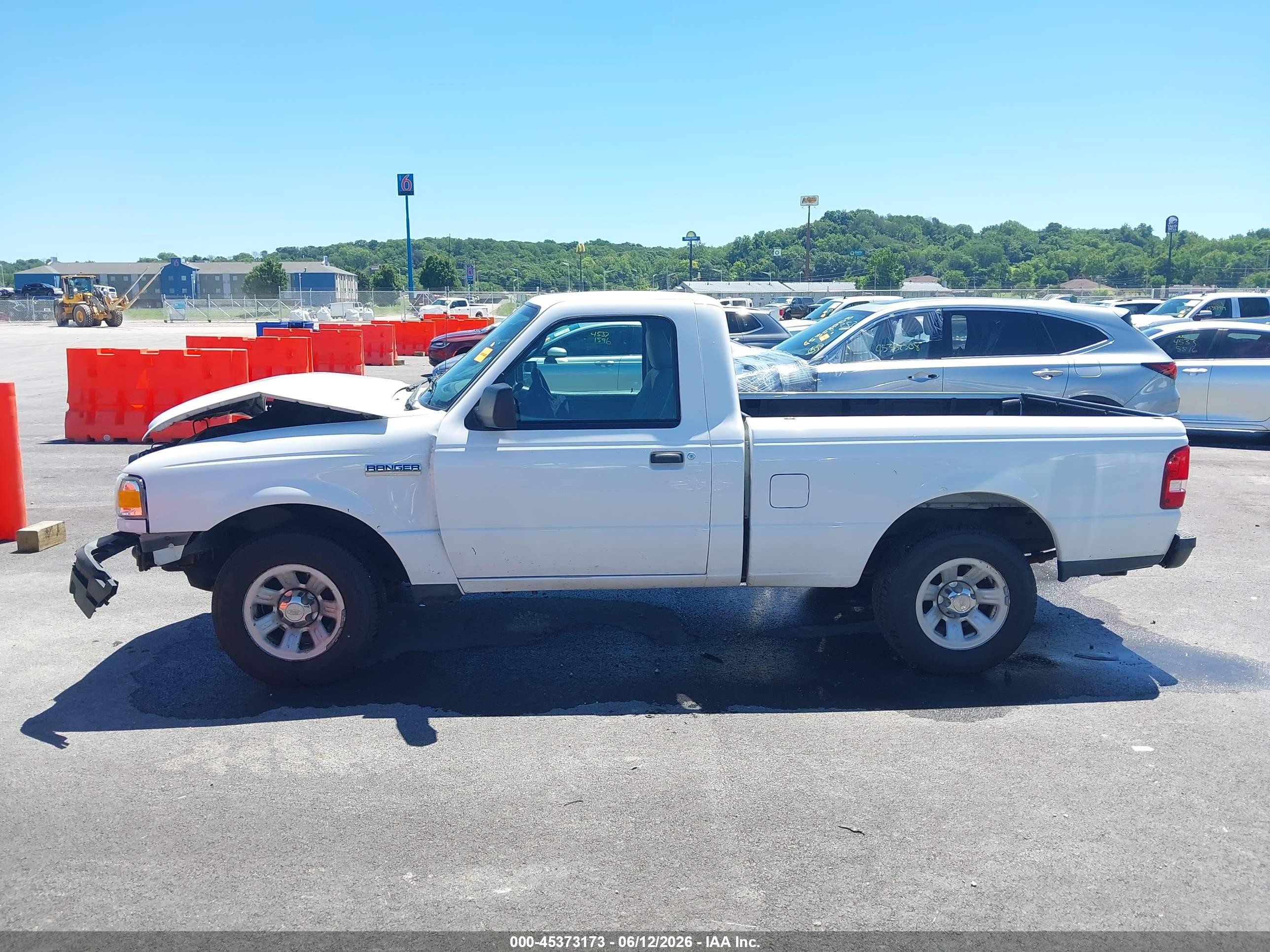 2011 Ford Ranger Xl White vin: 1FTKR1AD2BPA69899