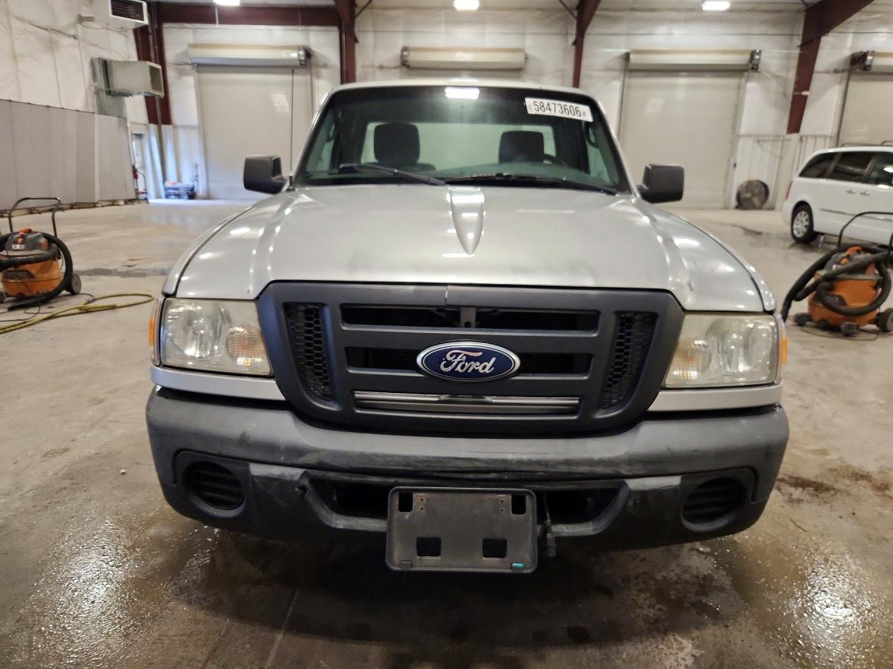 2010 Ford Ranger Silver vin: 1FTKR1AD4APA31010