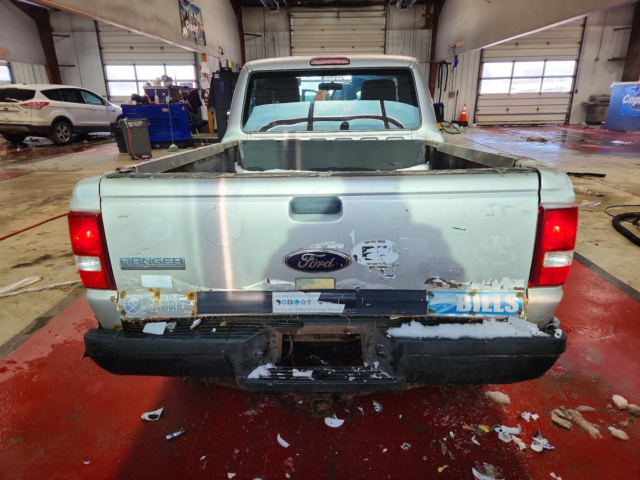 2010 Ford Ranger Серебряный vin: 1FTKR1AD5APA10523