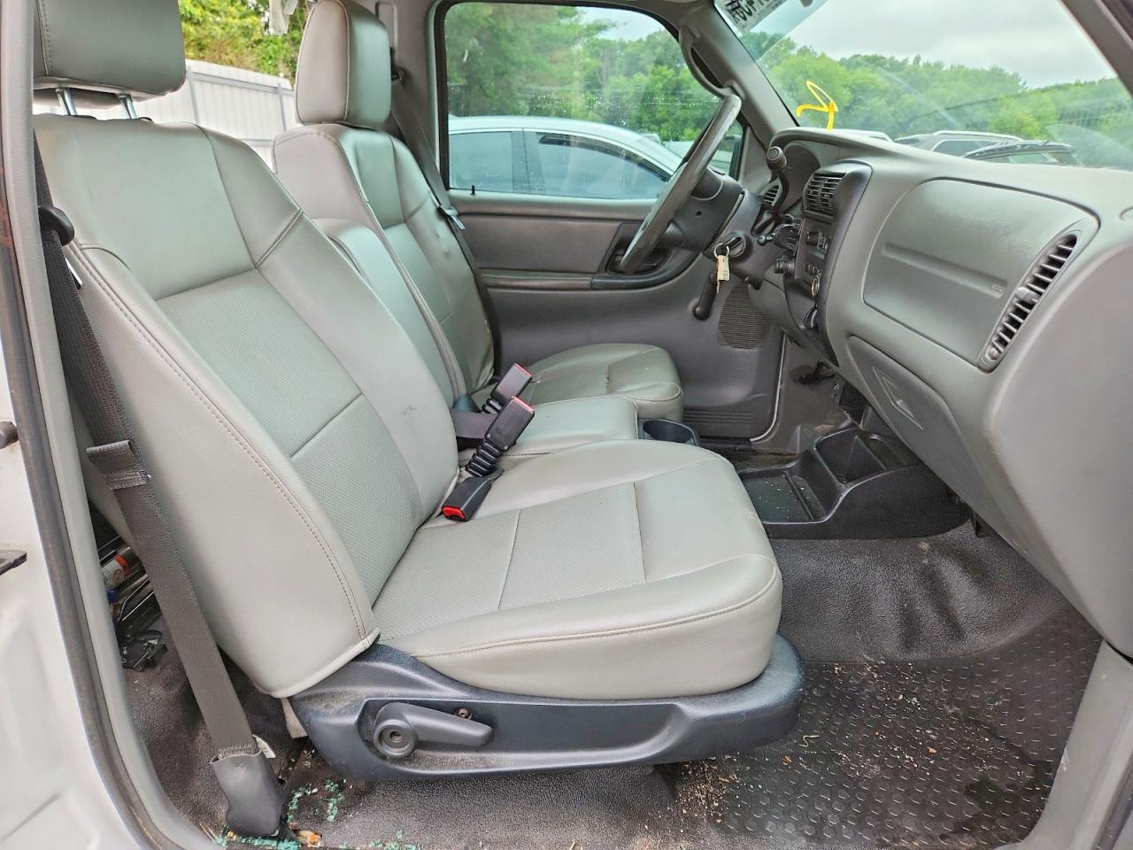 2011 Ford Ranger White vin: 1FTKR1AD6BPA08037
