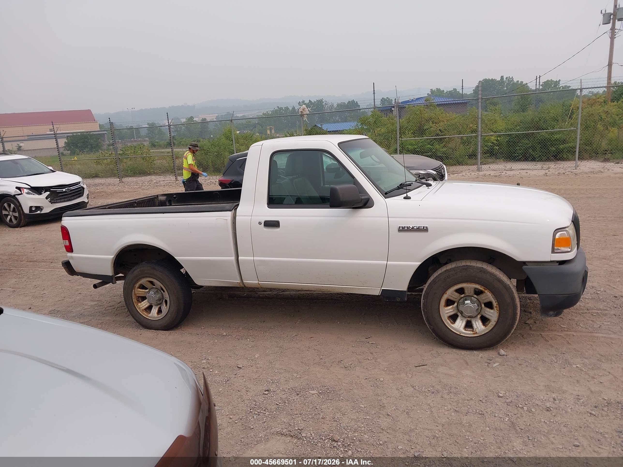 2011 Ford Ranger Xl White vin: 1FTKR1AD7BPA39622