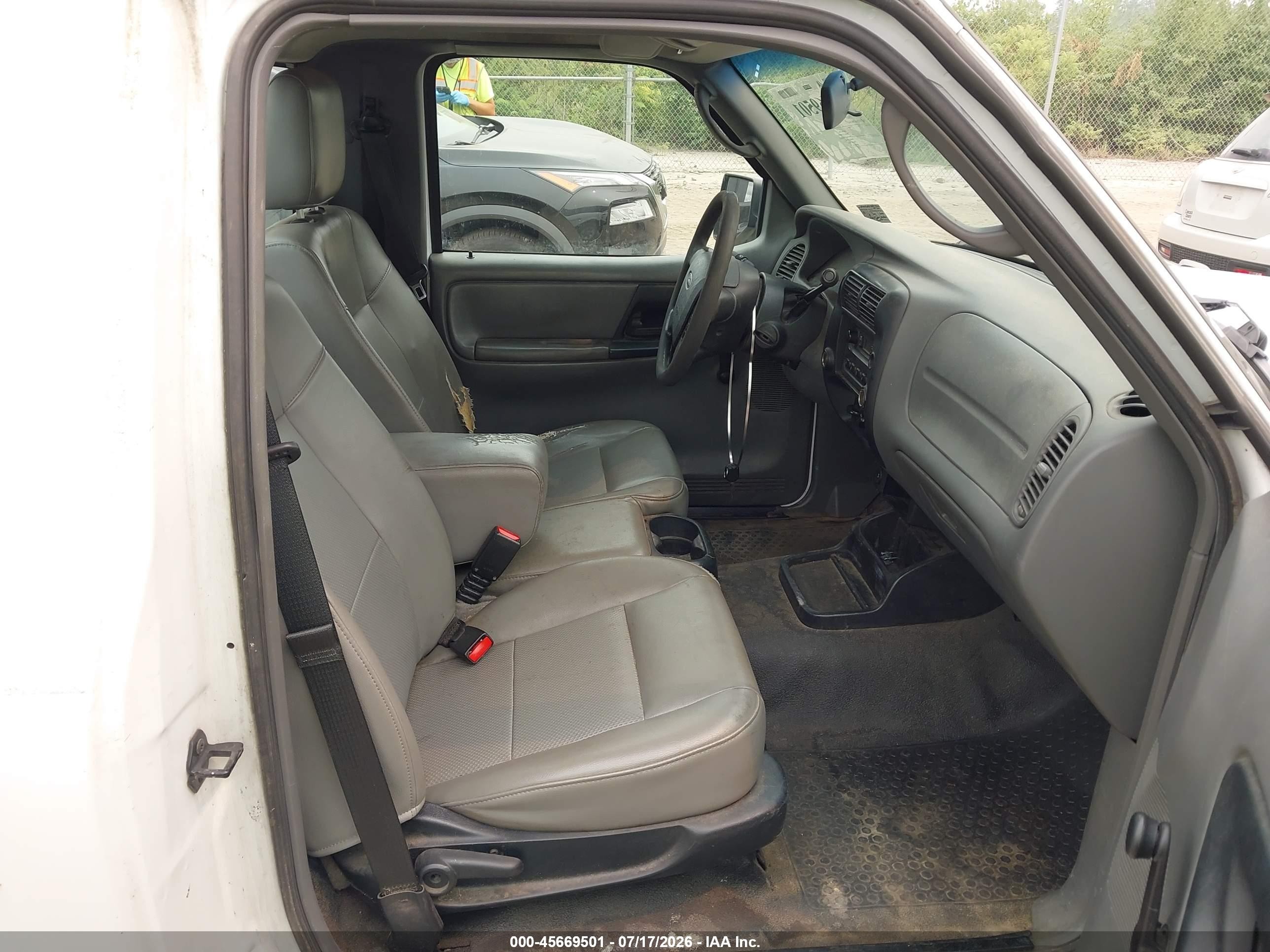 2011 Ford Ranger Xl White vin: 1FTKR1AD7BPA39622
