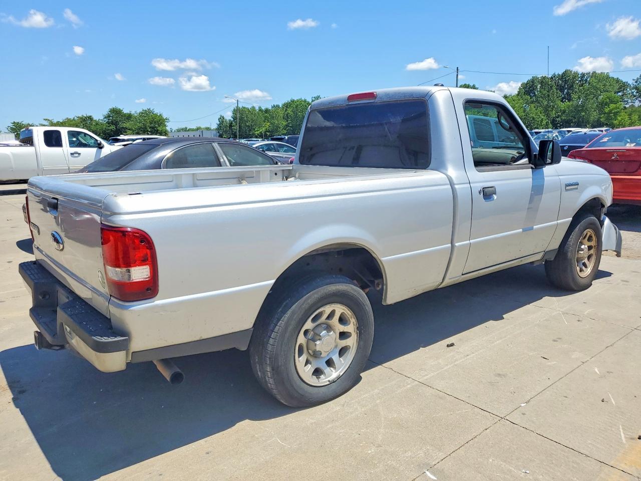 2011 Ford Ranger Silver vin: 1FTKR1AD7BPA77481