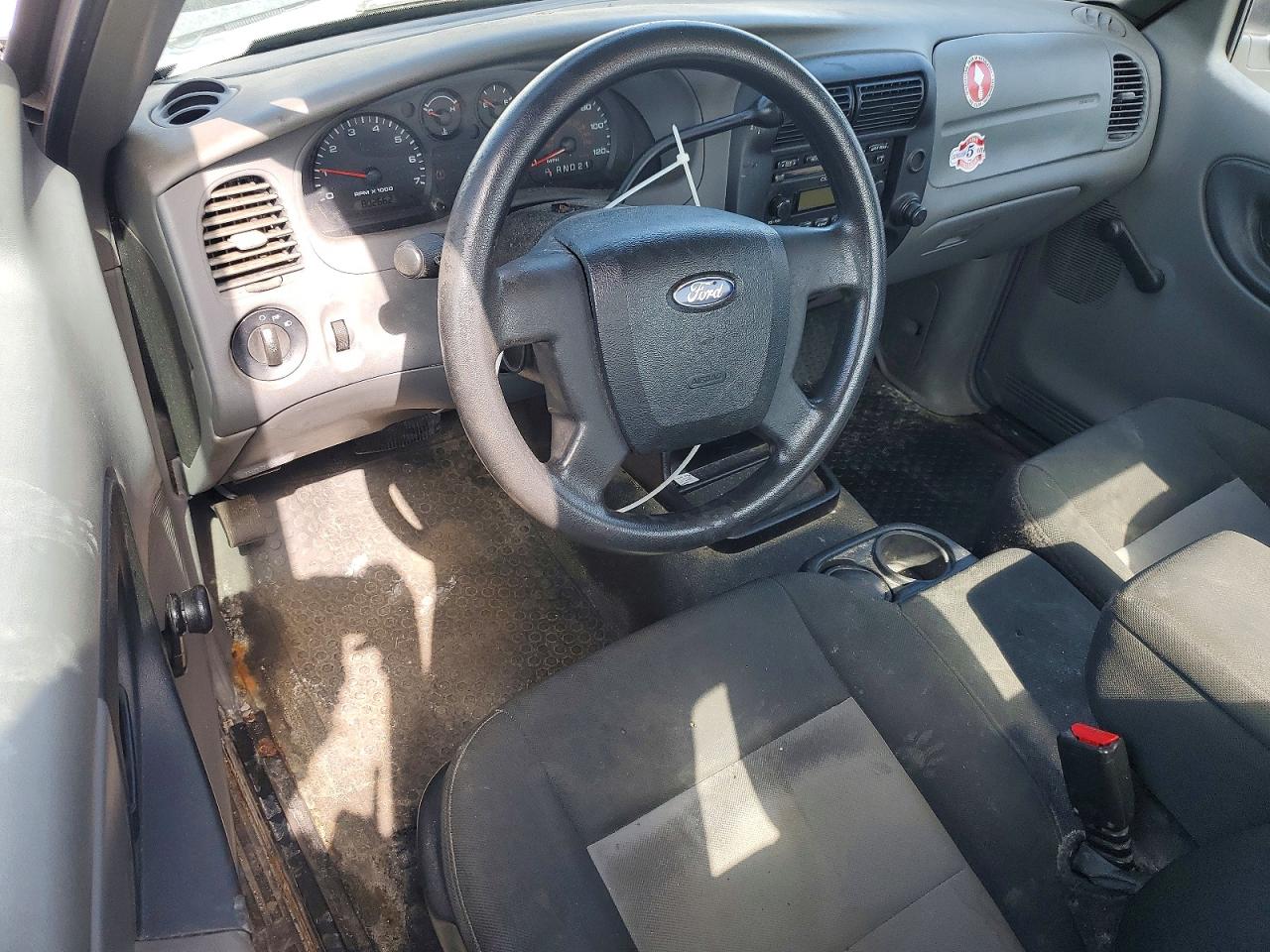 2011 Ford Ranger Silver vin: 1FTKR1AD7BPA85581