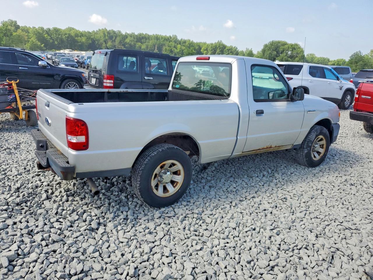 2011 Ford Ranger Silver vin: 1FTKR1AD7BPA85581