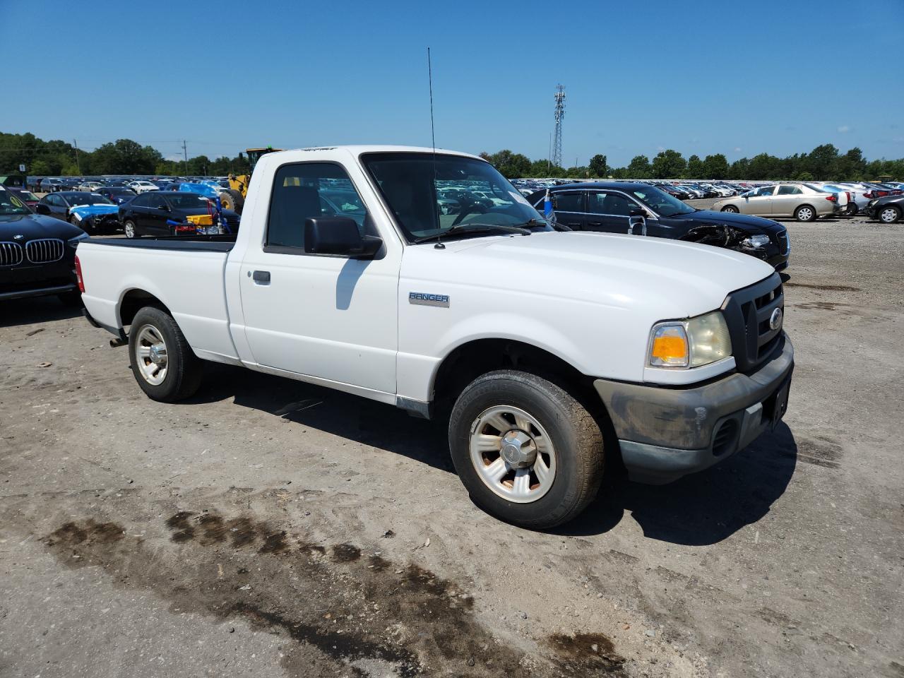 2011 Ford Ranger Белый vin: 1FTKR1AD9BPA25690 Damage: Right Front Door, Peeling, > 12 Inches