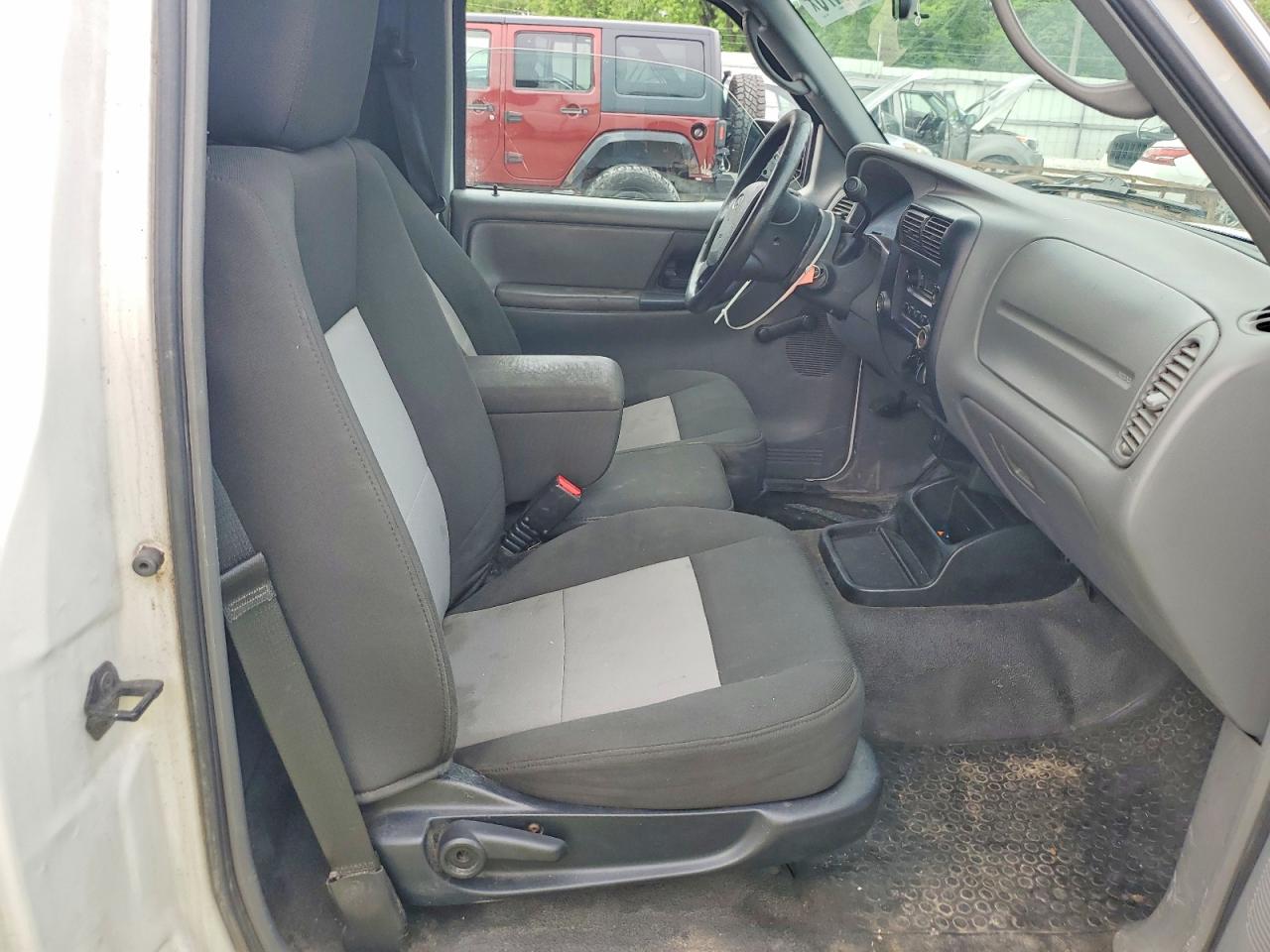 2011 Ford Ranger White vin: 1FTKR1AD9BPA55627