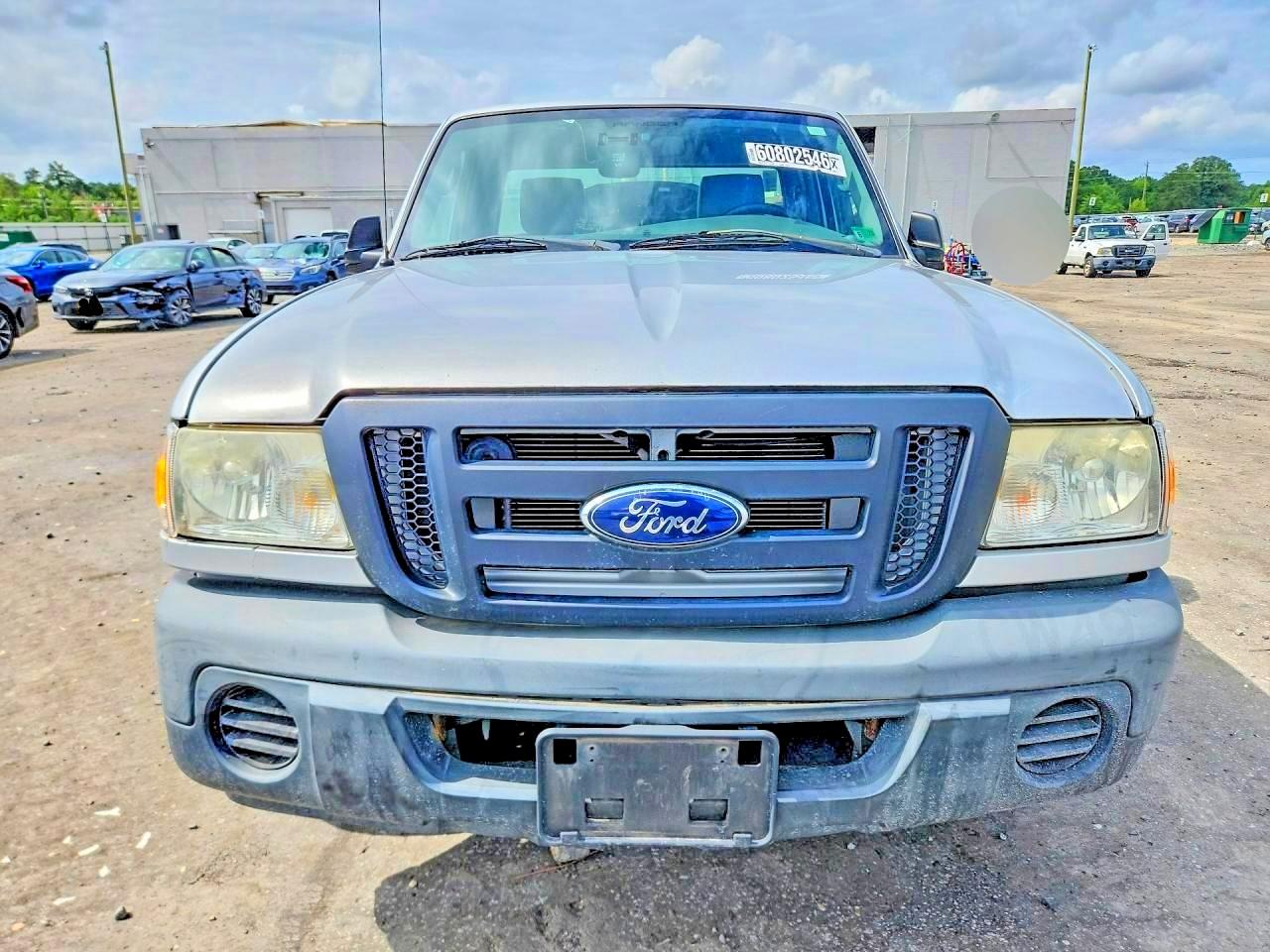 2011 Ford Ranger Silver vin: 1FTKR1ADXBPA08817
