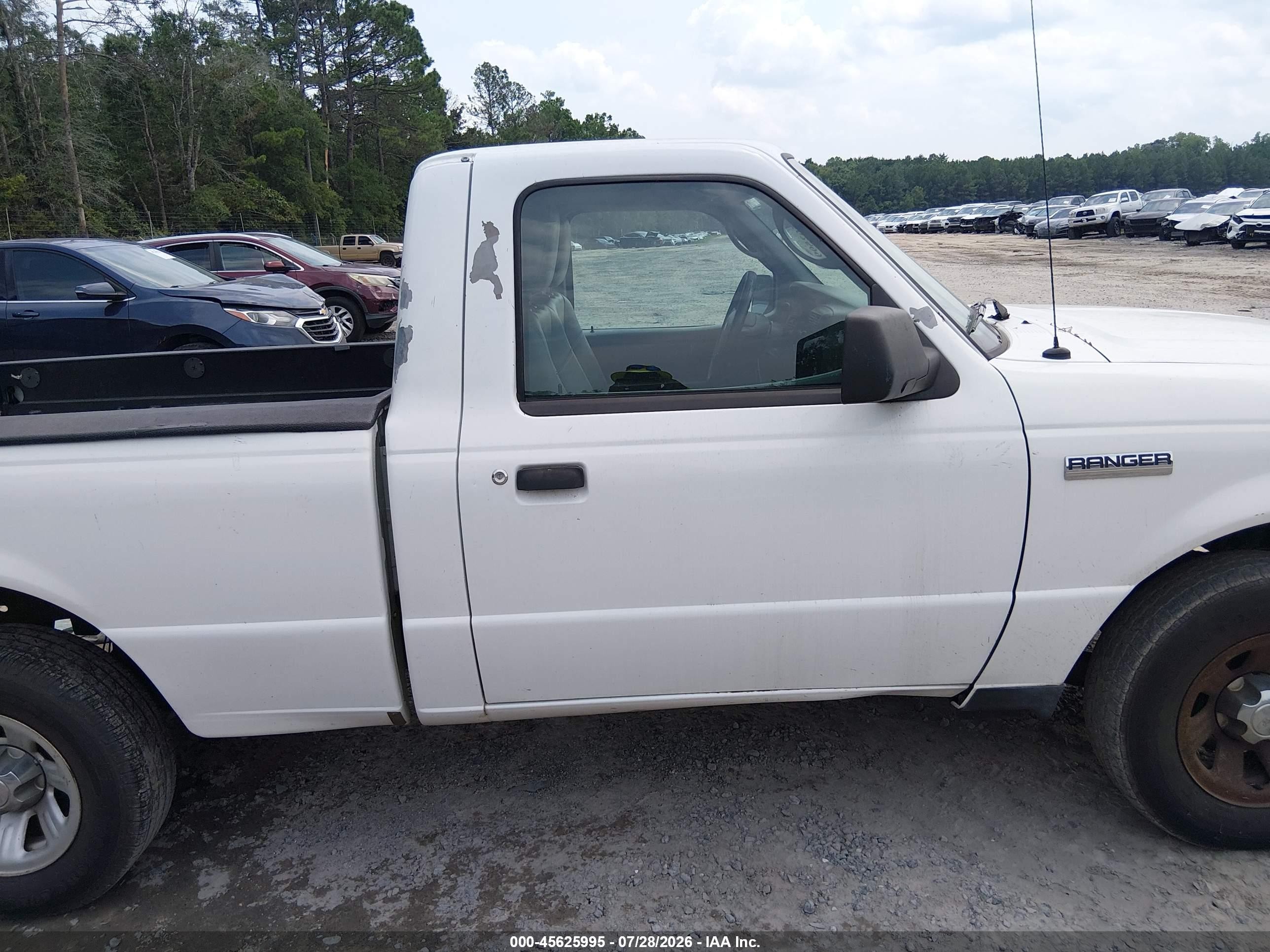 2011 Ford Ranger Xl White vin: 1FTKR1ADXBPA25715