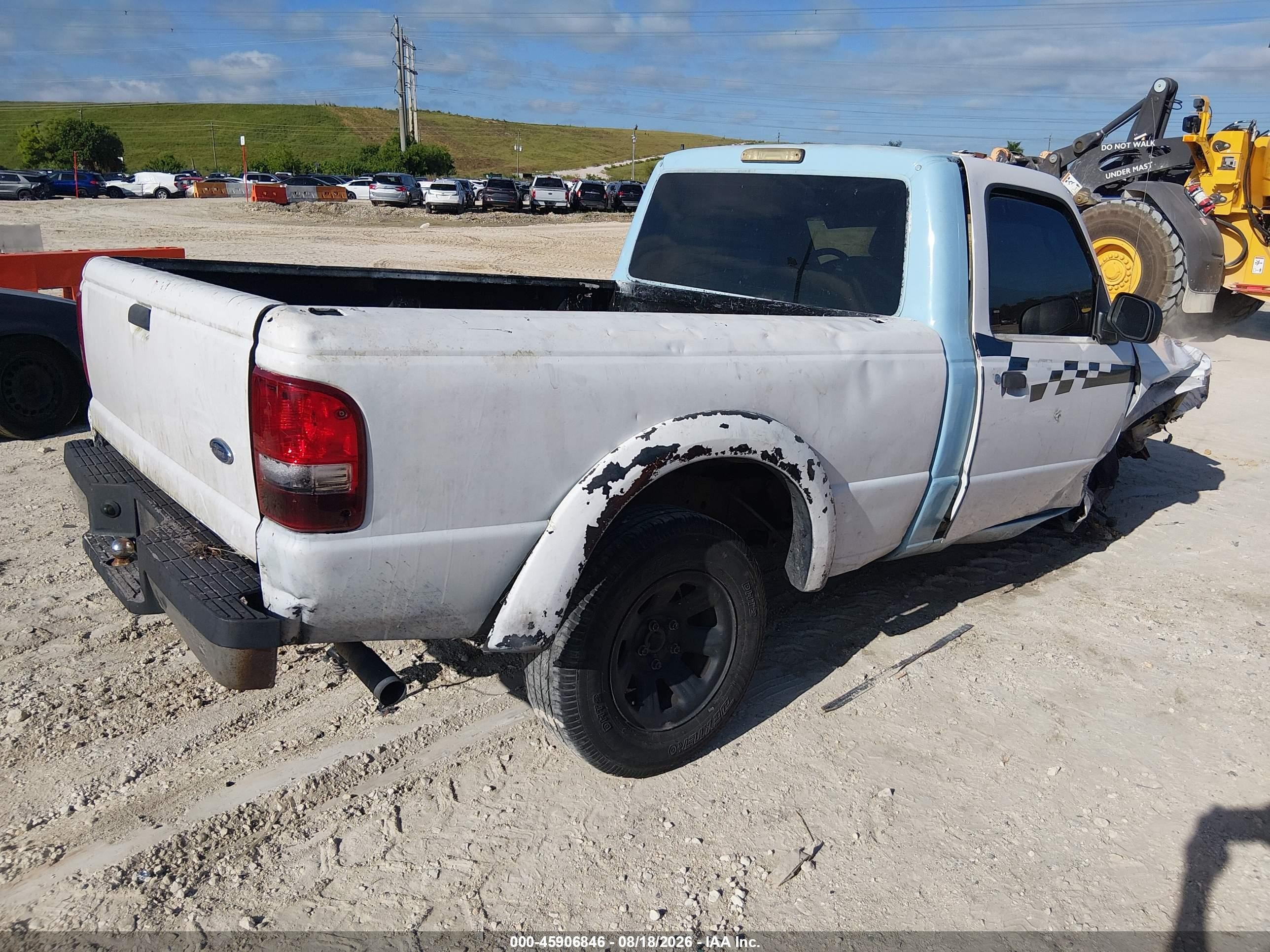 2011 Ford Ranger Xl White vin: 1FTKR1ADXBPA64370