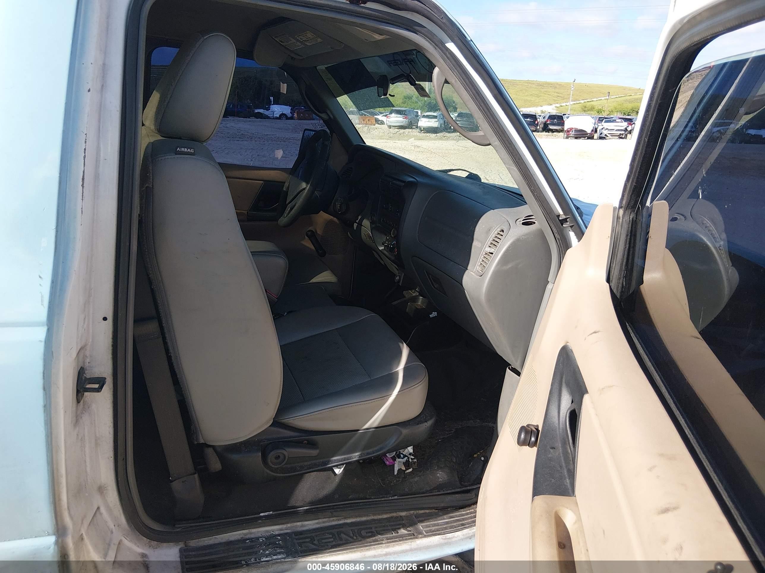 2011 Ford Ranger Xl White vin: 1FTKR1ADXBPA64370