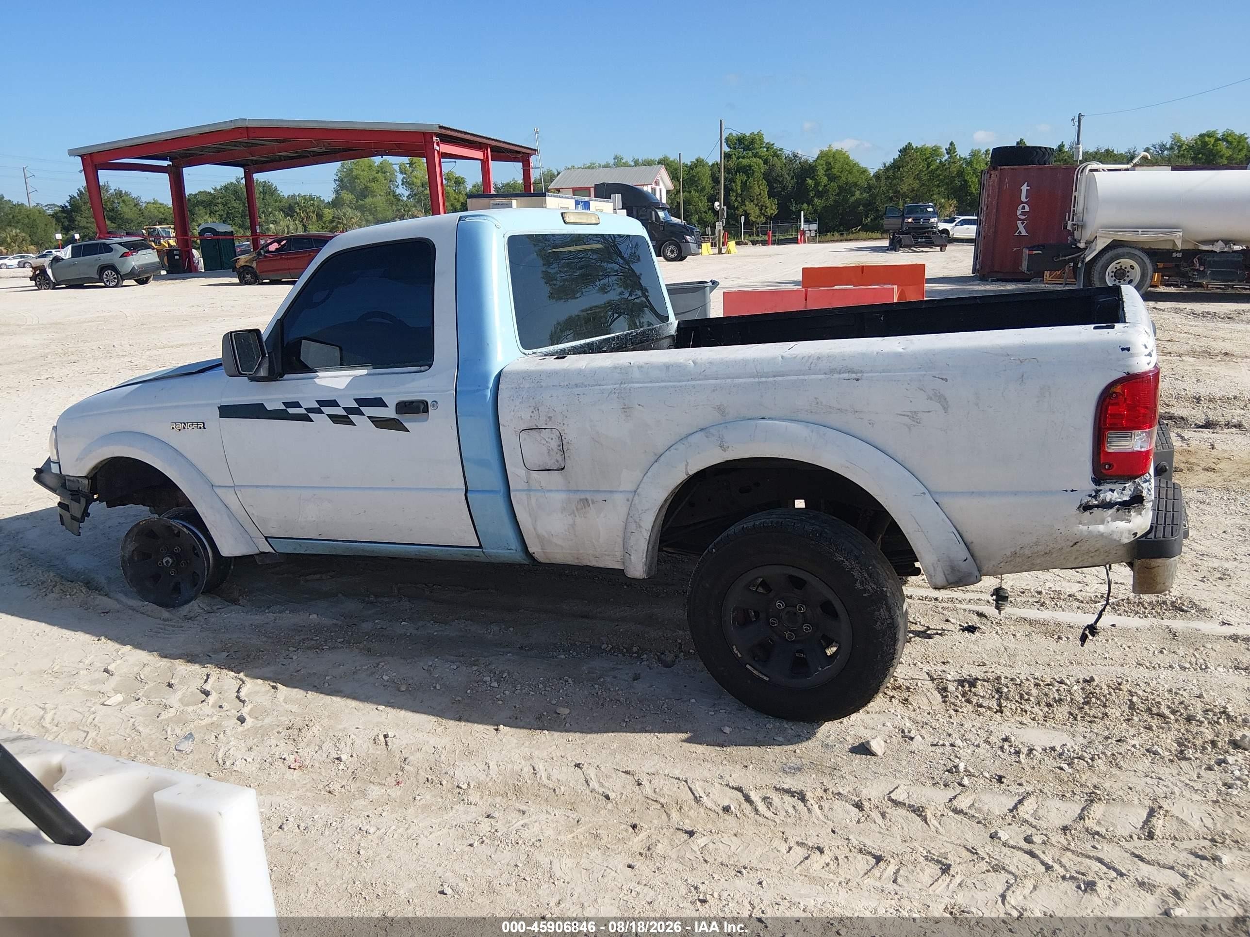 2011 Ford Ranger Xl White vin: 1FTKR1ADXBPA64370