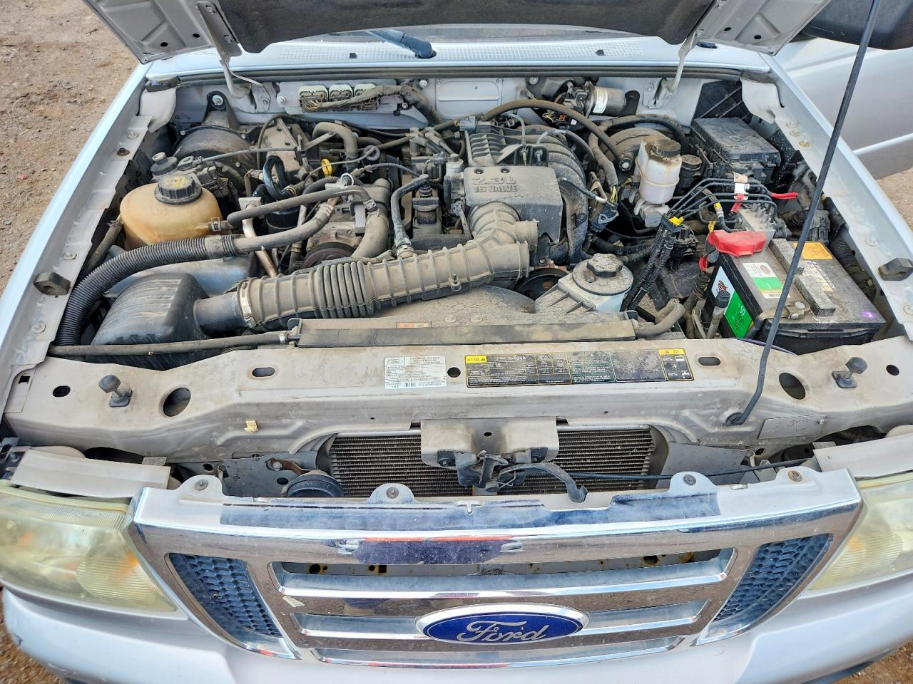 2010 Ford Ranger Super Cab Silver vin: 1FTKR1ED0APA73846