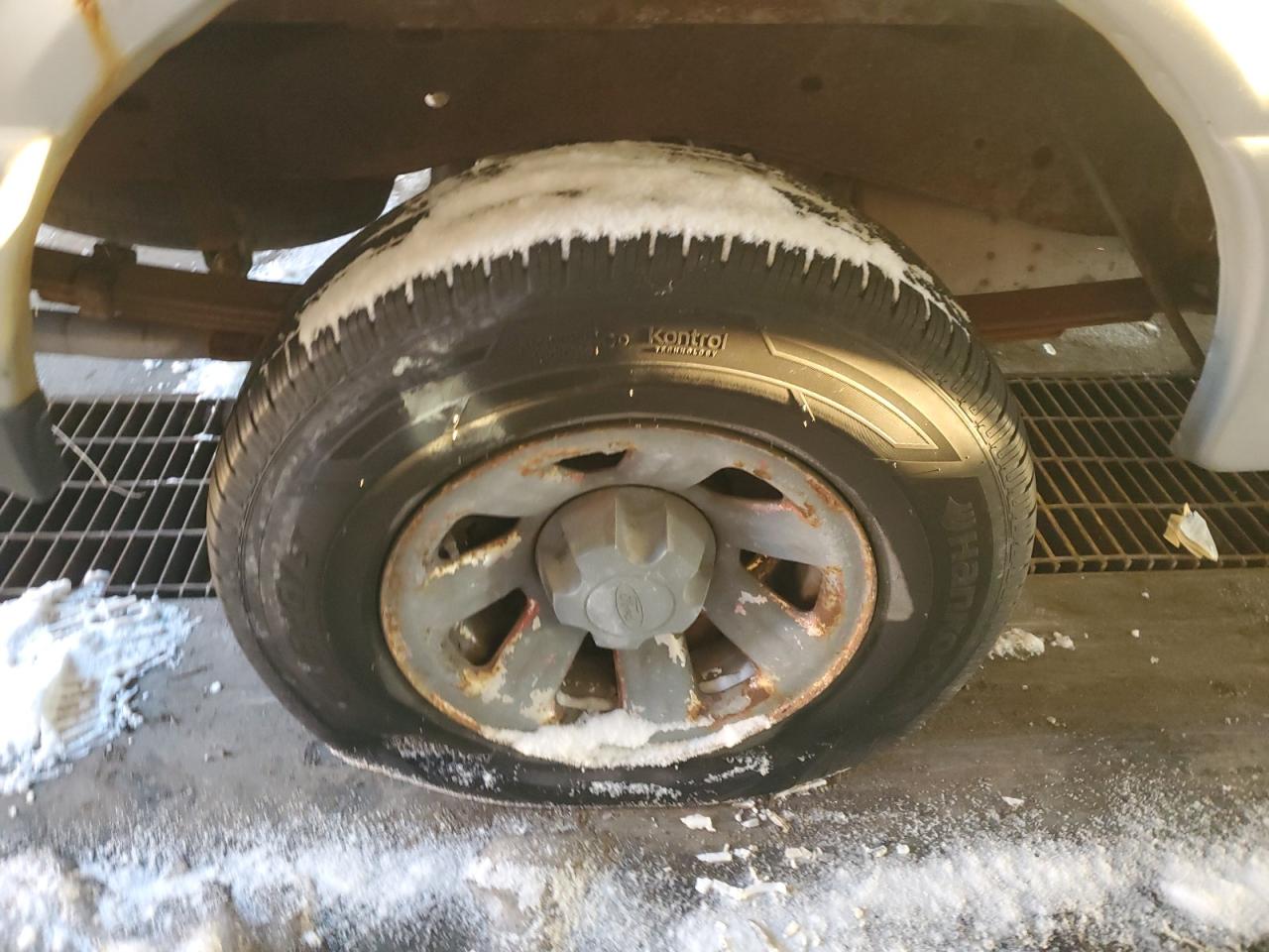 2011 Ford Ranger Super Cab Серебряный vin: 1FTKR1ED0BPA71158 Damage: Right Rear Wheel, Corrosion, > 12 Inches