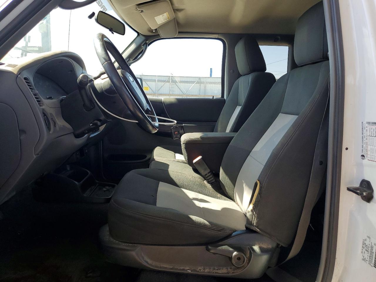 2010 Ford Ranger Super Cab White vin: 1FTKR1ED2APA31856