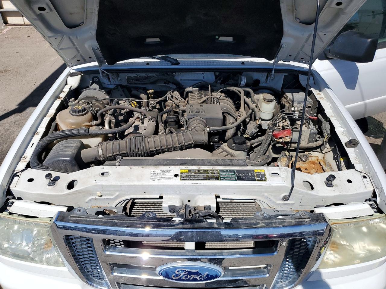 2010 Ford Ranger Super Cab White vin: 1FTKR1ED2APA31856