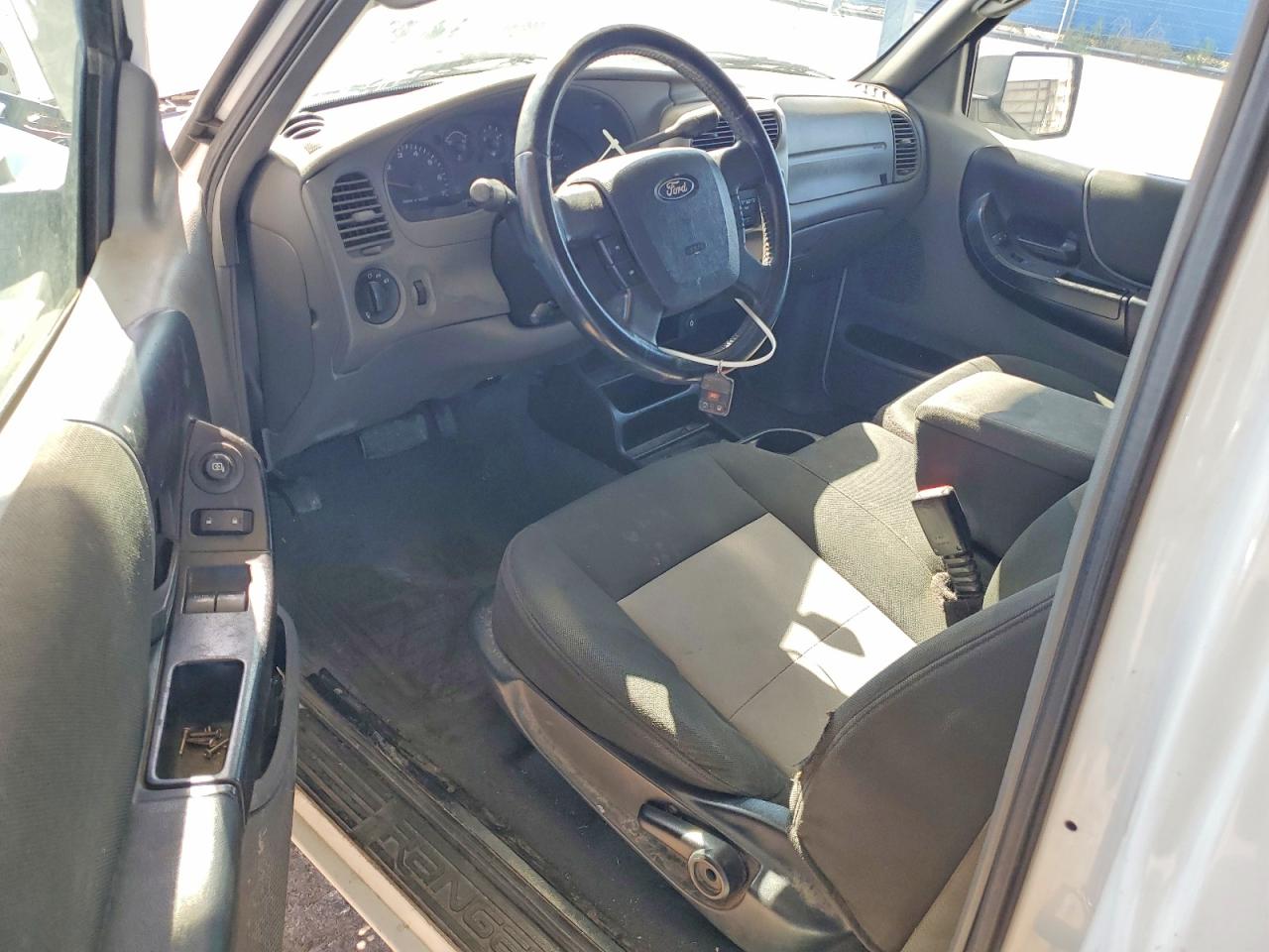 2010 Ford Ranger Super Cab White vin: 1FTKR1ED2APA31856