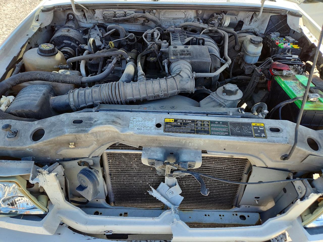 2010 Ford Ranger Super Cab White vin: 1FTKR1ED2APA41321