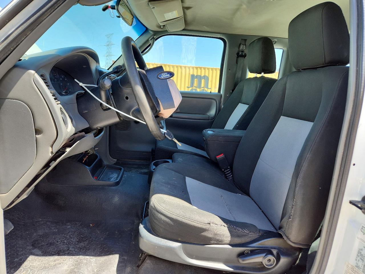 2010 Ford Ranger Super Cab White vin: 1FTKR1ED2APA41321