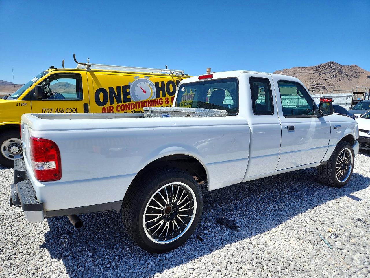 2010 Ford Ranger Super Cab White vin: 1FTKR1ED2APA41321