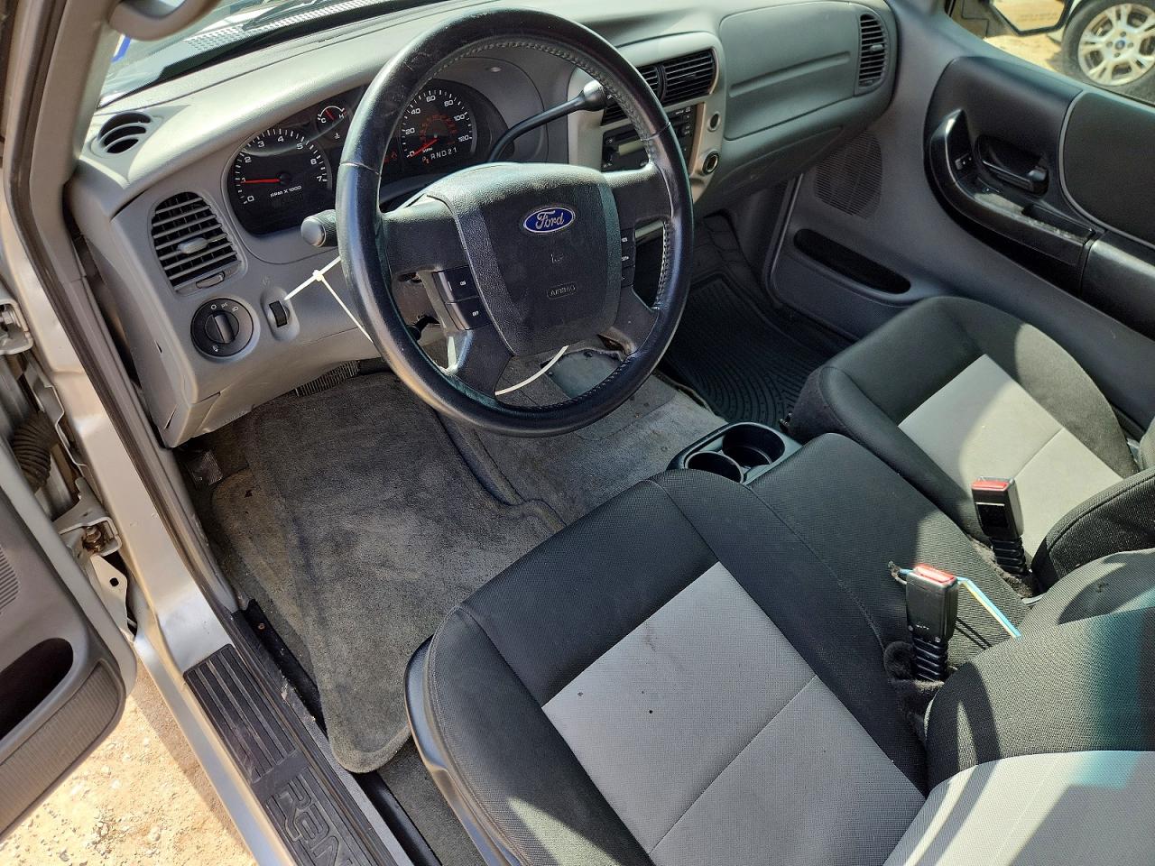2011 Ford Ranger Super Cab Silver vin: 1FTKR1ED2BPA54989
