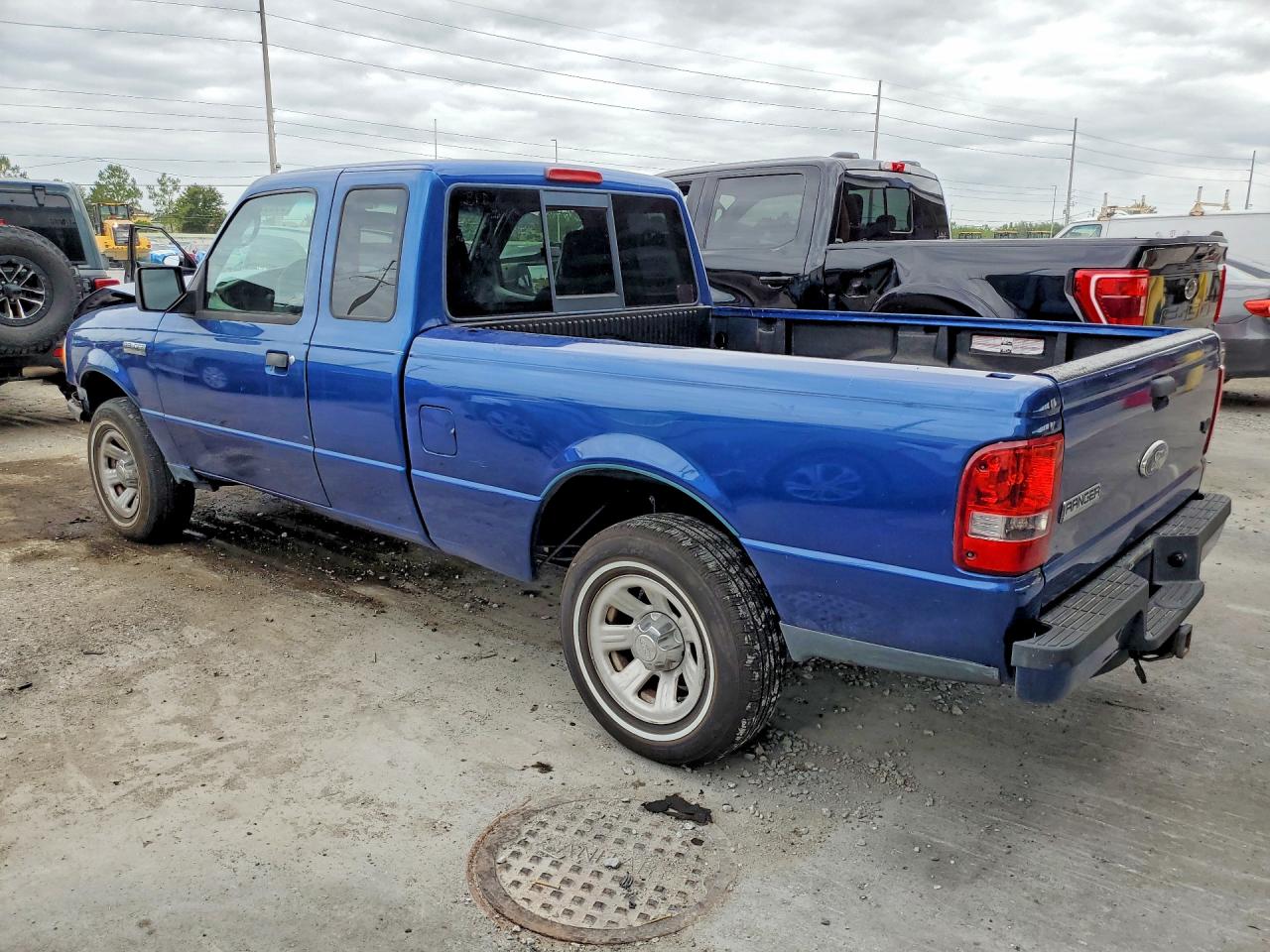 2011 Ford Ranger Super Cab Blue vin: 1FTKR1ED2BPA75924