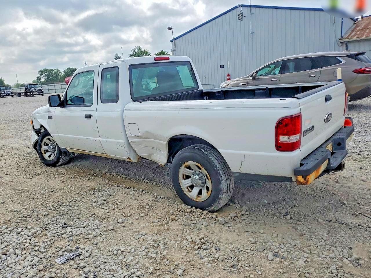 2010 Ford Ranger Super Cab White vin: 1FTKR1ED3APA10059