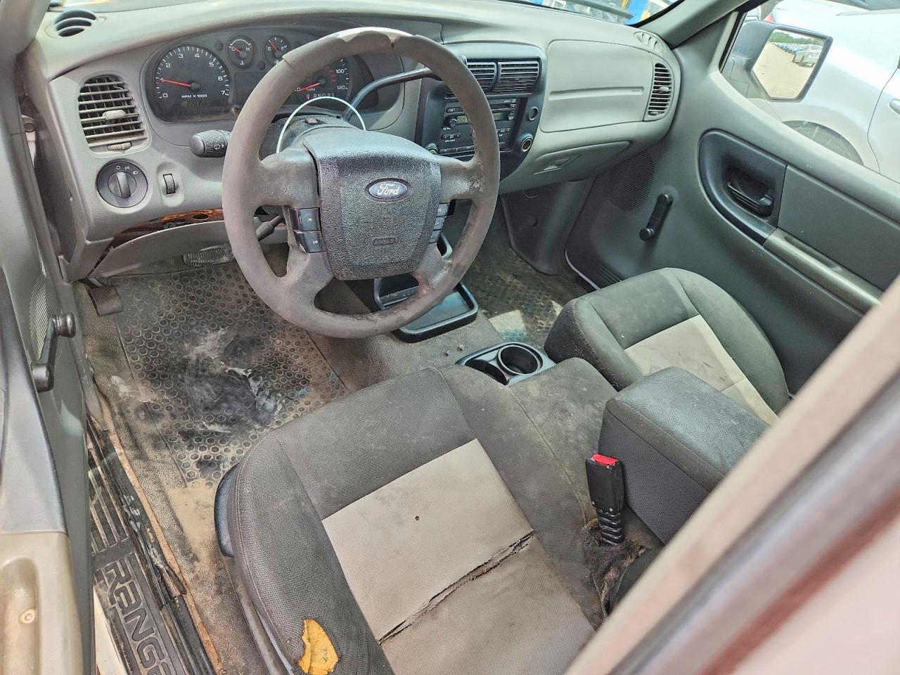 2010 Ford Ranger Super Cab White vin: 1FTKR1ED3APA22440