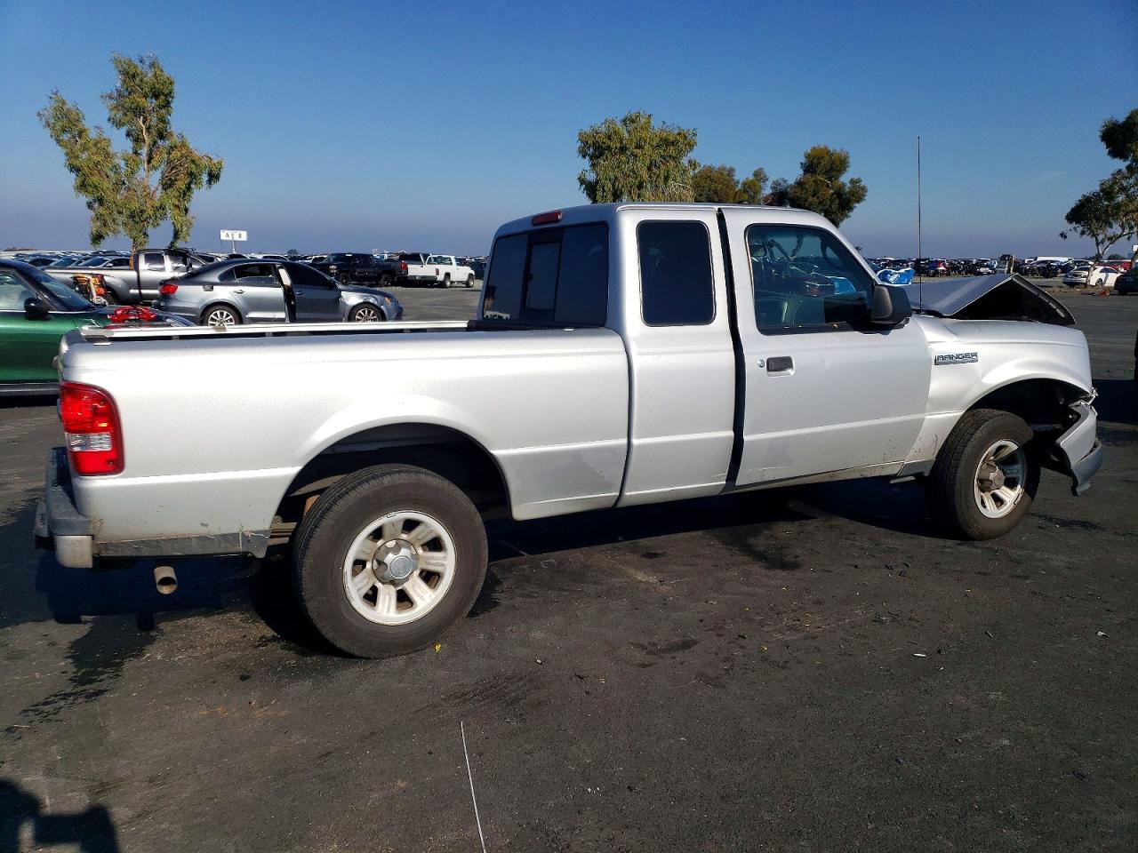 2010 Ford Ranger Super Cab Silver vin: 1FTKR1ED4APA08661