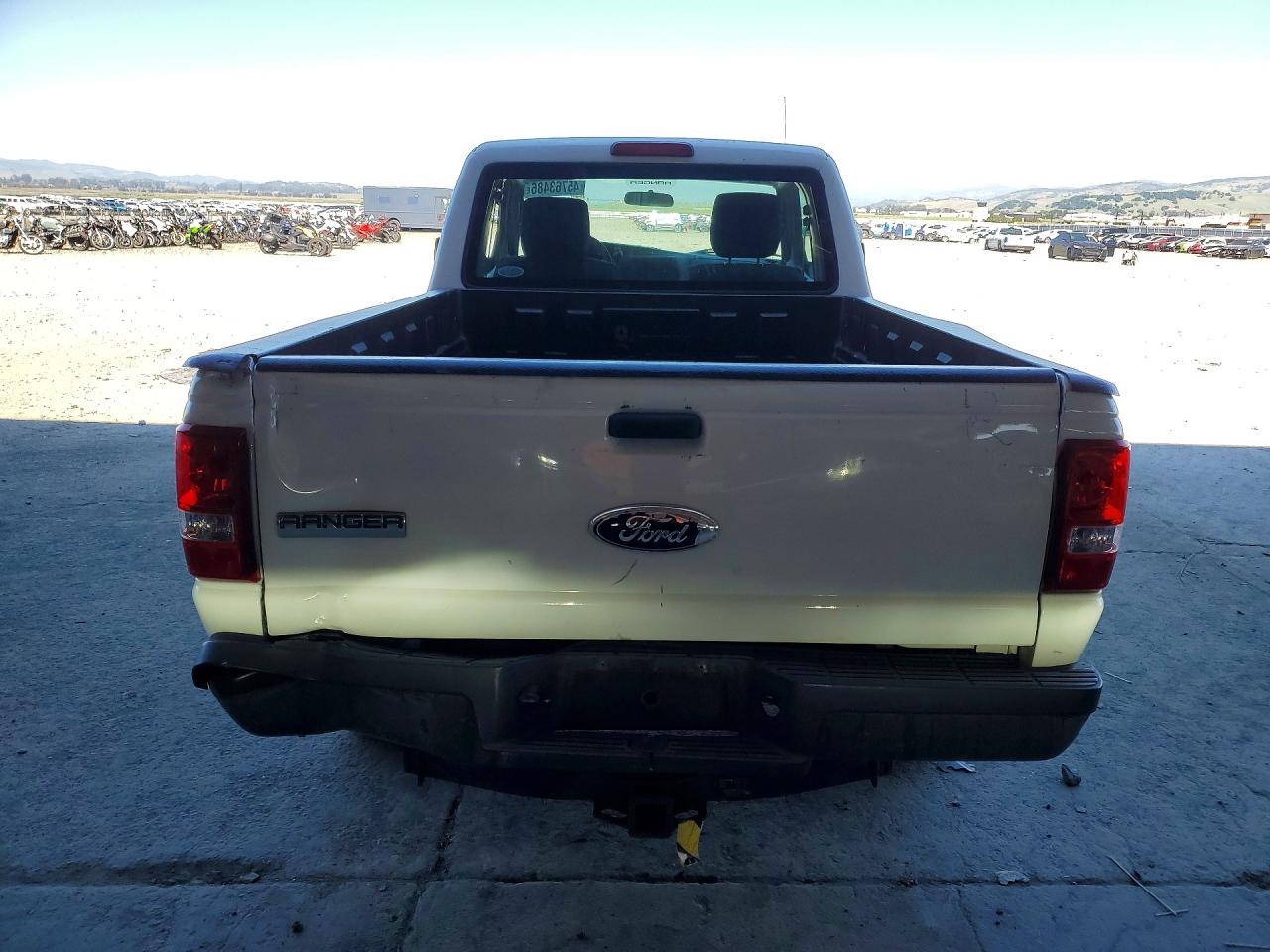 2011 Ford Ranger Super Cab White vin: 1FTKR1ED4BPA93339