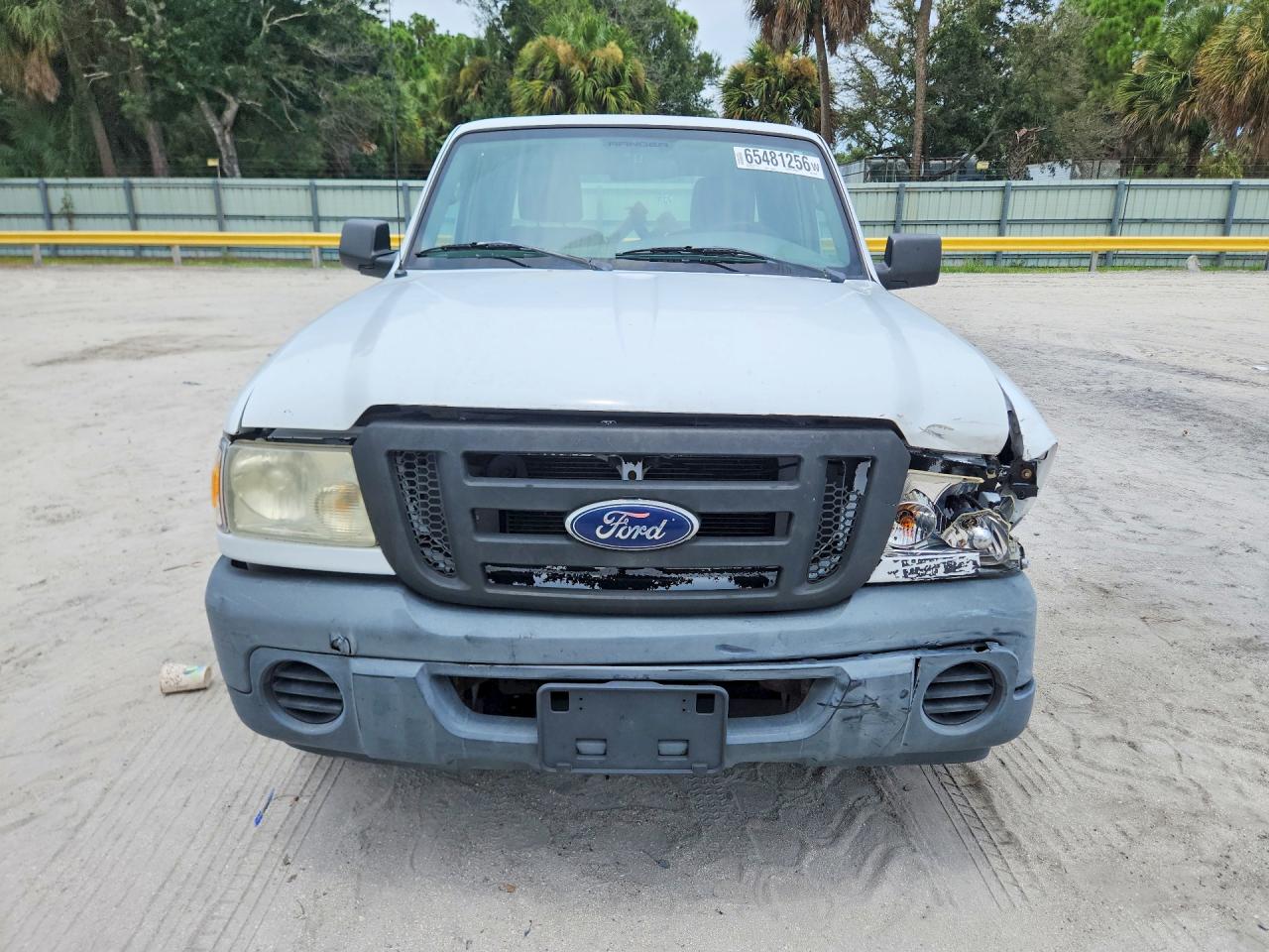 2010 Ford Ranger Super Cab White vin: 1FTKR1ED7APA77408