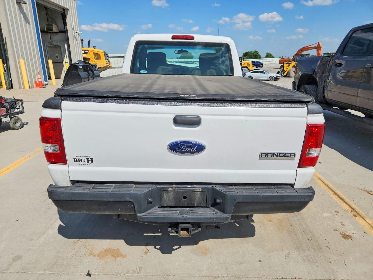 2010 Ford Ranger Super Cab White vin: 1FTKR1ED8APA11983