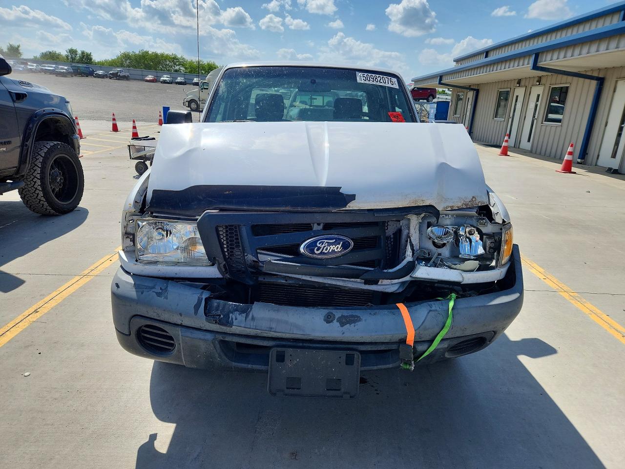 2010 Ford Ranger Super Cab White vin: 1FTKR1ED8APA11983