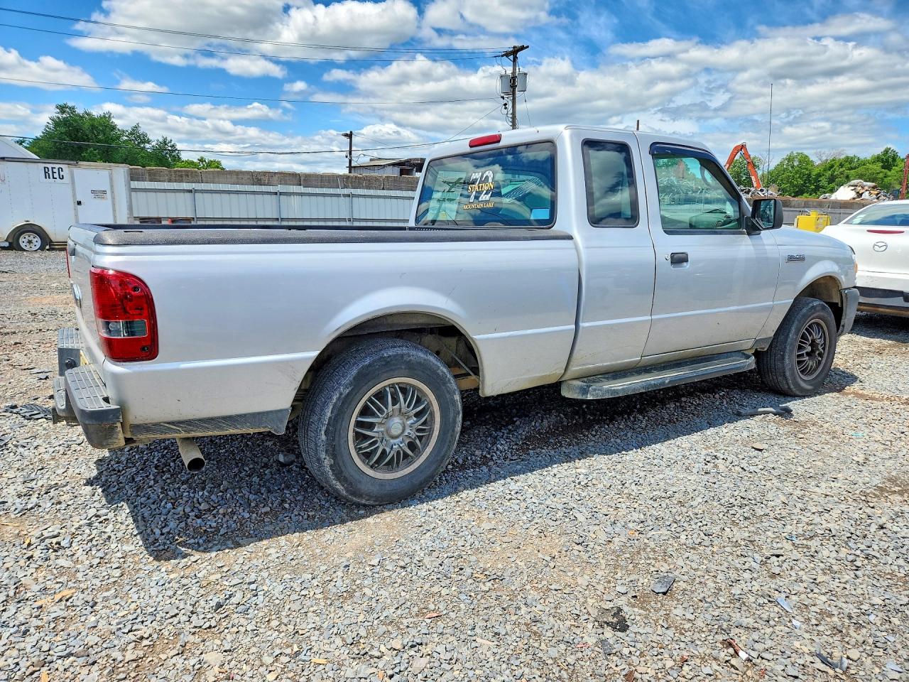 2011 Ford Ranger Super Cab Silver vin: 1FTKR1ED8BPA71148