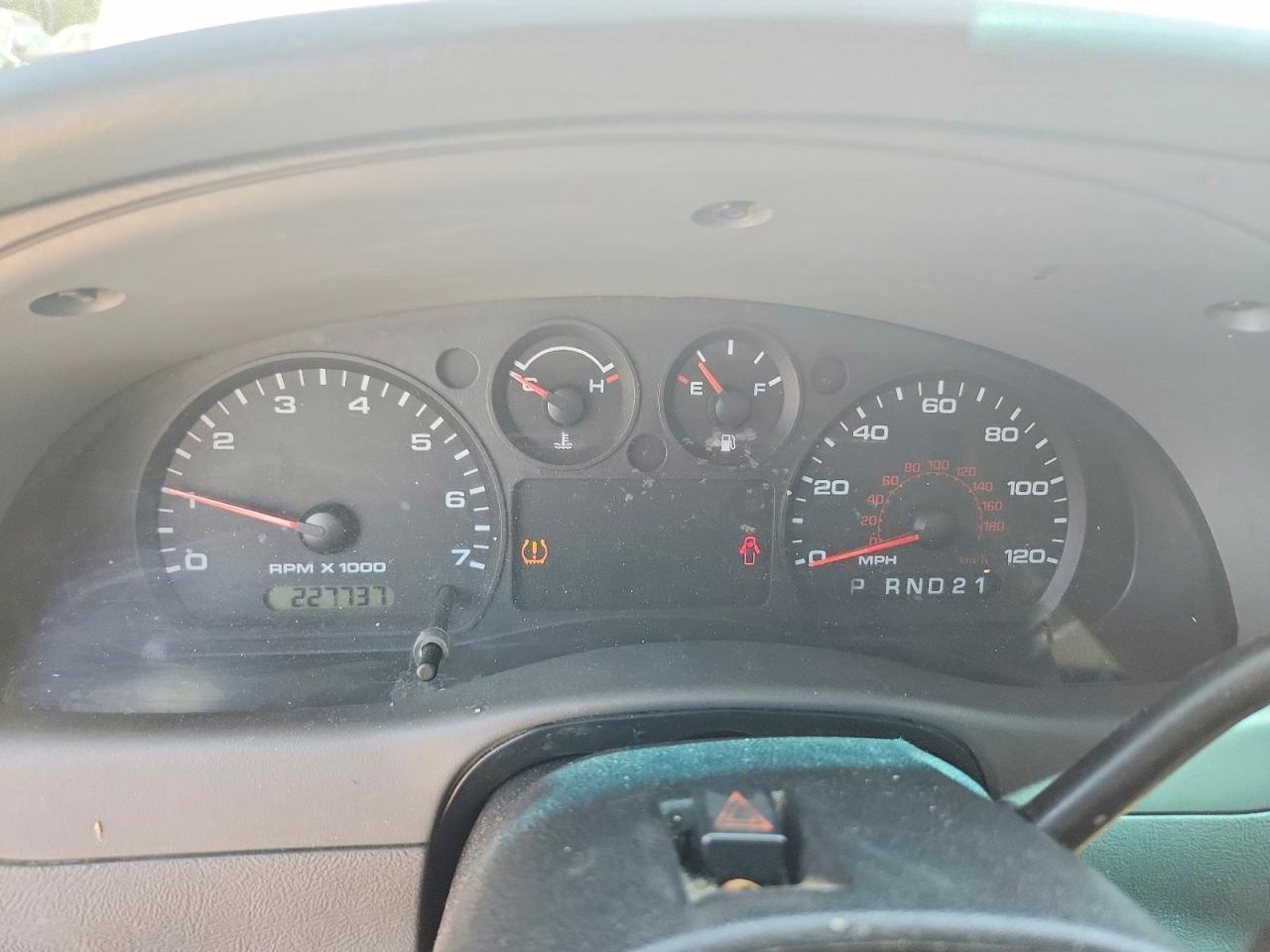 2011 Ford Ranger Super Cab White vin: 1FTKR1ED9BPA41544