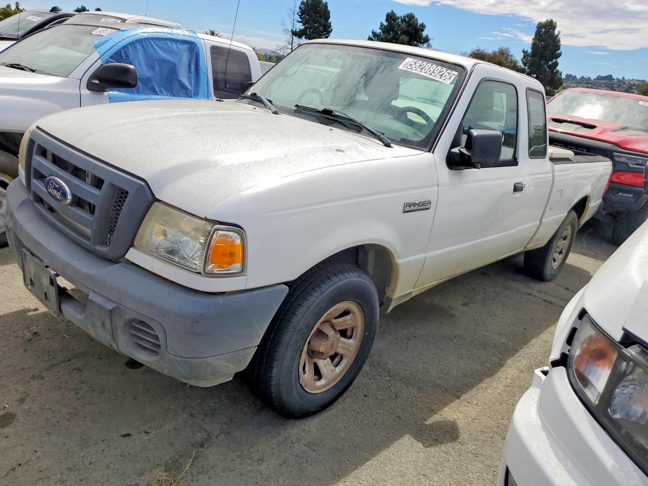 2011 Ford Ranger Super Cab White vin: 1FTKR1EDXBPA62239
