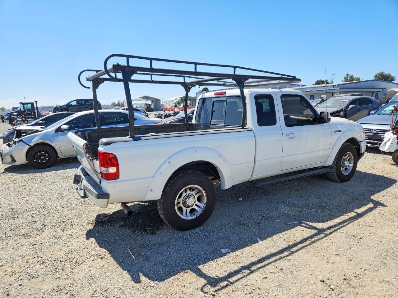 2011 Ford Ranger Super Cab White vin: 1FTKR1EE0BPA66292