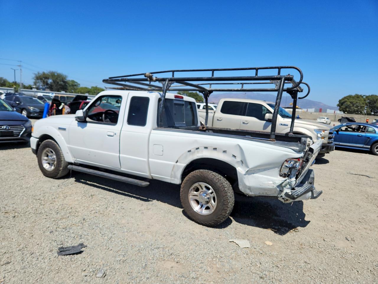 2011 Ford Ranger Super Cab White vin: 1FTKR1EE0BPA66292