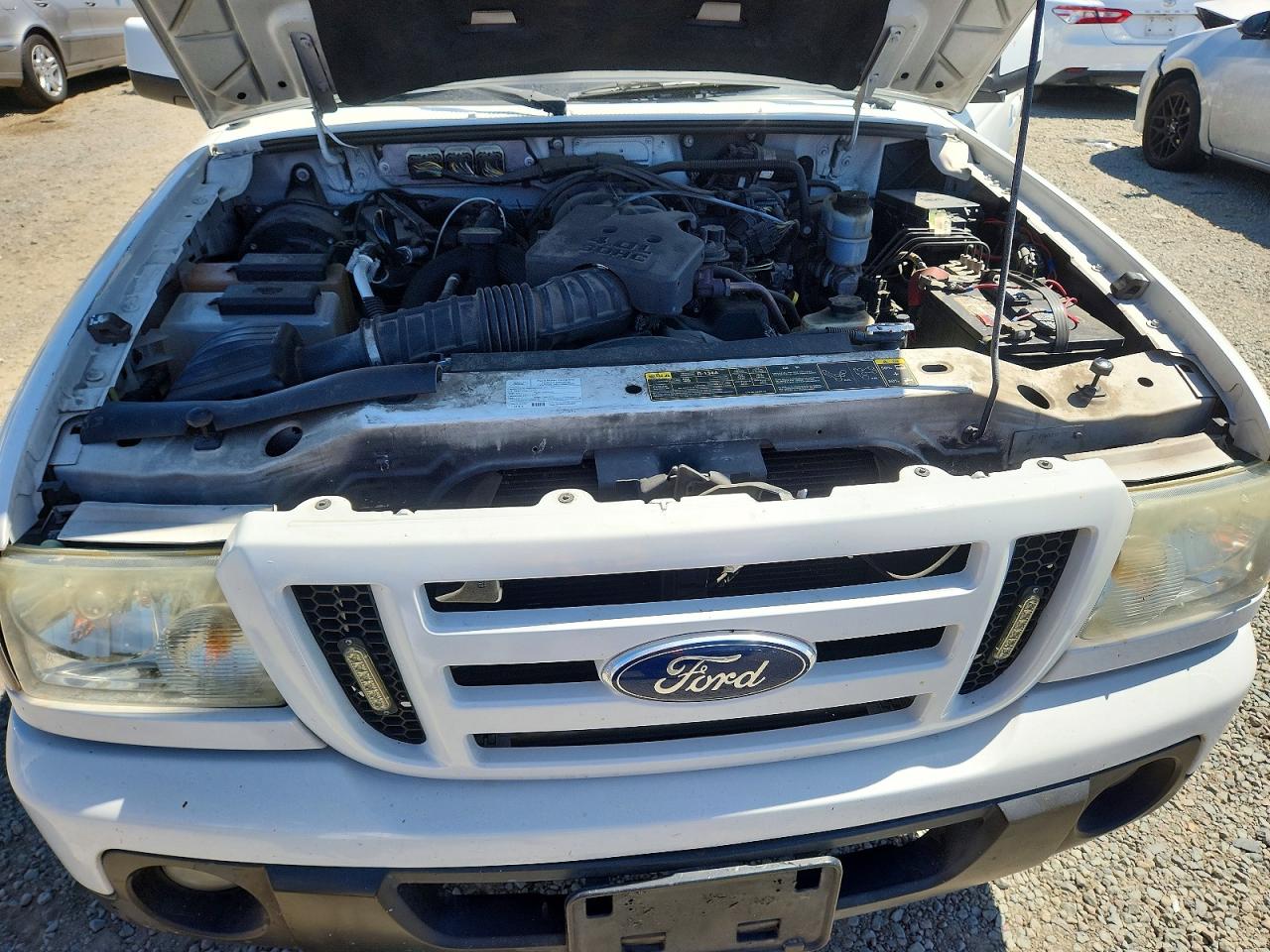 2011 Ford Ranger Super Cab White vin: 1FTKR1EE0BPA66292