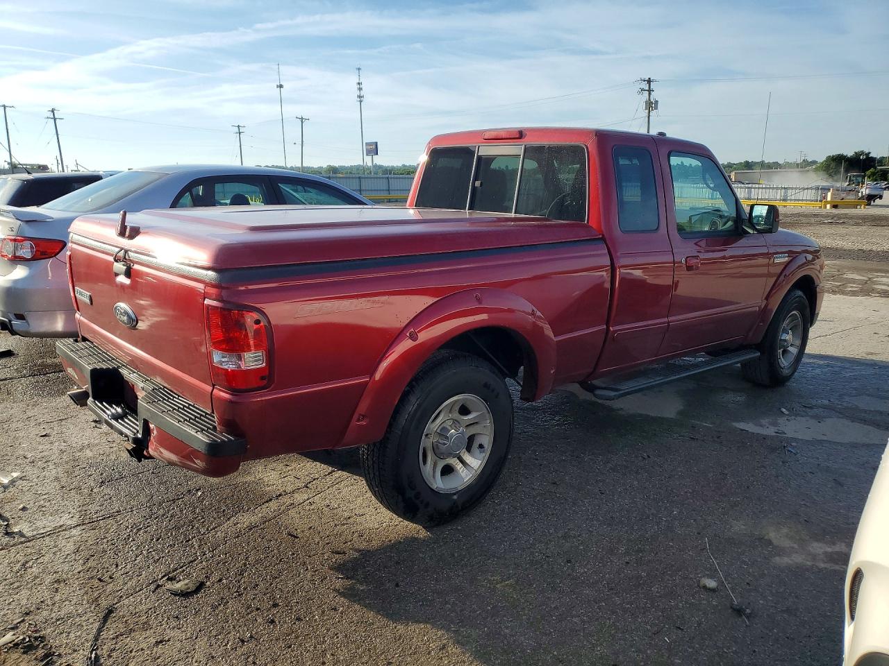 2010 Ford Ranger Super Cab Red vin: 1FTKR1EE1APA75582