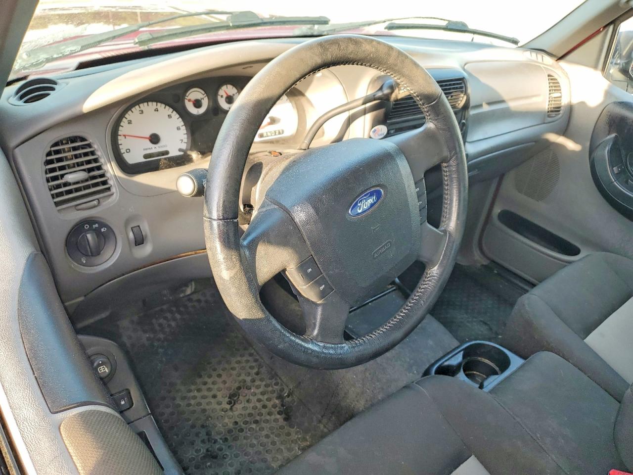 2010 Ford Ranger Super Cab Red vin: 1FTKR1EE1APA75582