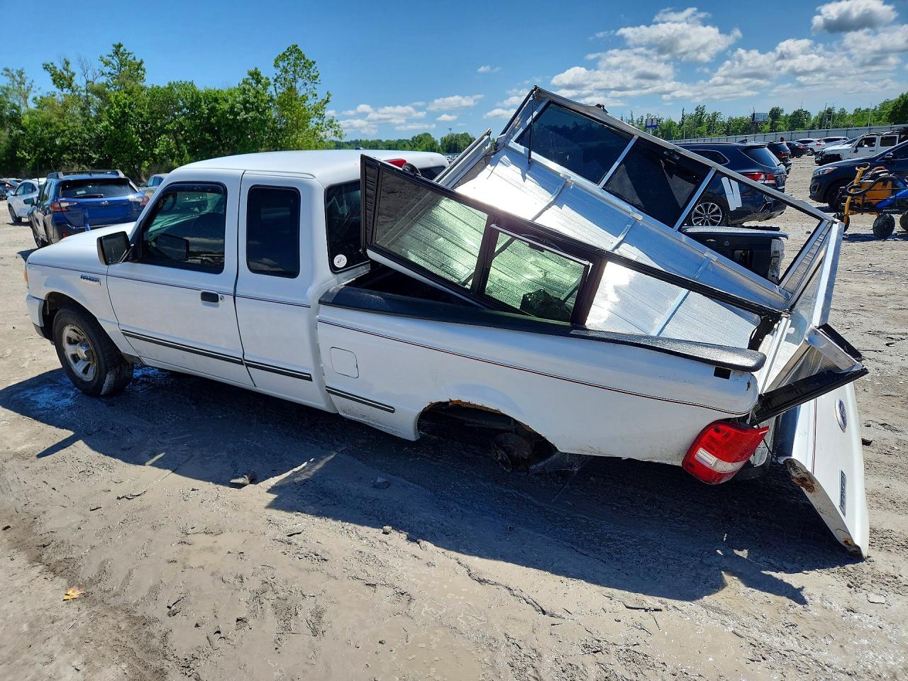 2011 Ford Ranger Super Cab White vin: 1FTKR1EE3BPB20829